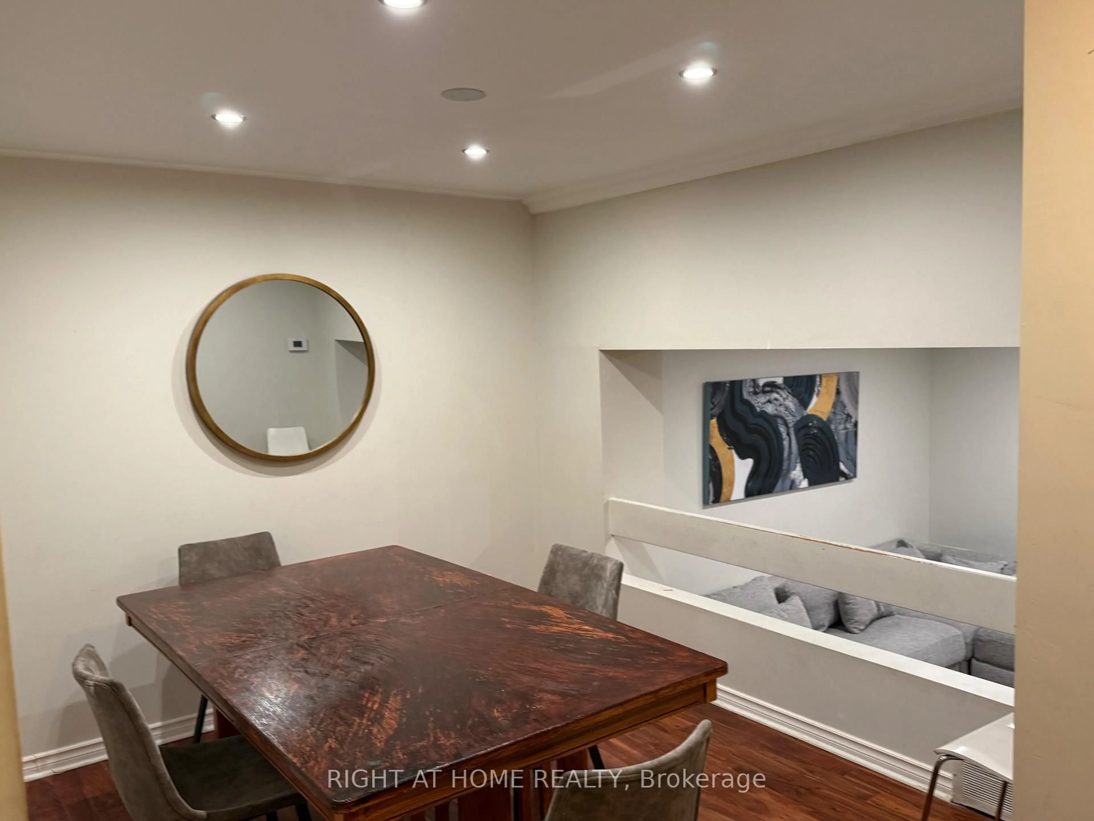 A pic of a room for 1736 LAMOUREUX Dr #C, Ottawa Ontario K1E 2N5