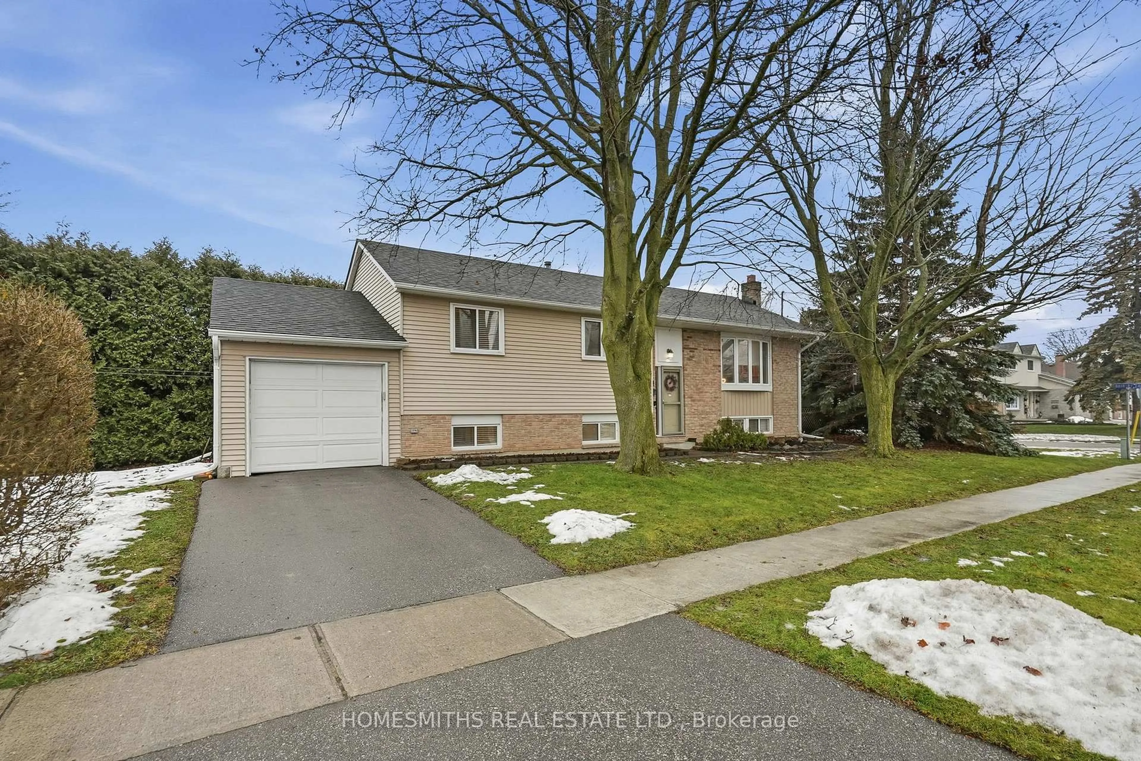 Home with vinyl exterior material, street for 495 Ewing St, Cobourg Ontario K9A 4N6