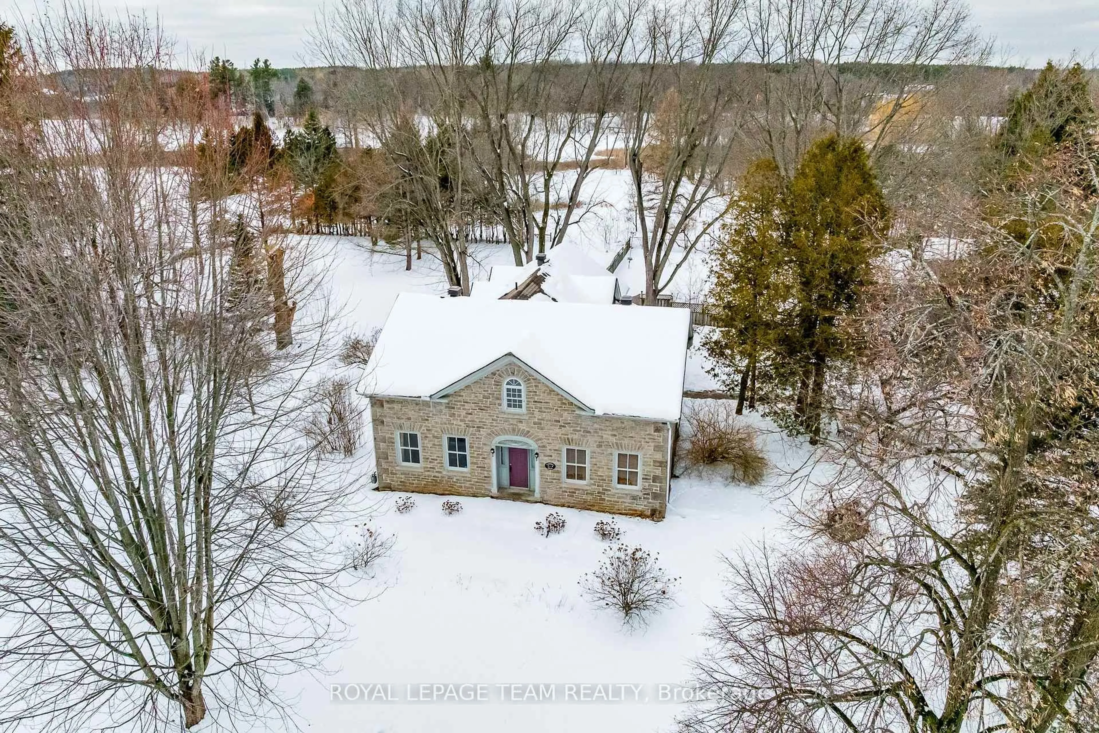 A pic from outside/outdoor area/front of a property/back of a property/a pic from drone, unknown for 3651 Burritts Rapids Rd, Merrickville Ontario K0G 1N0
