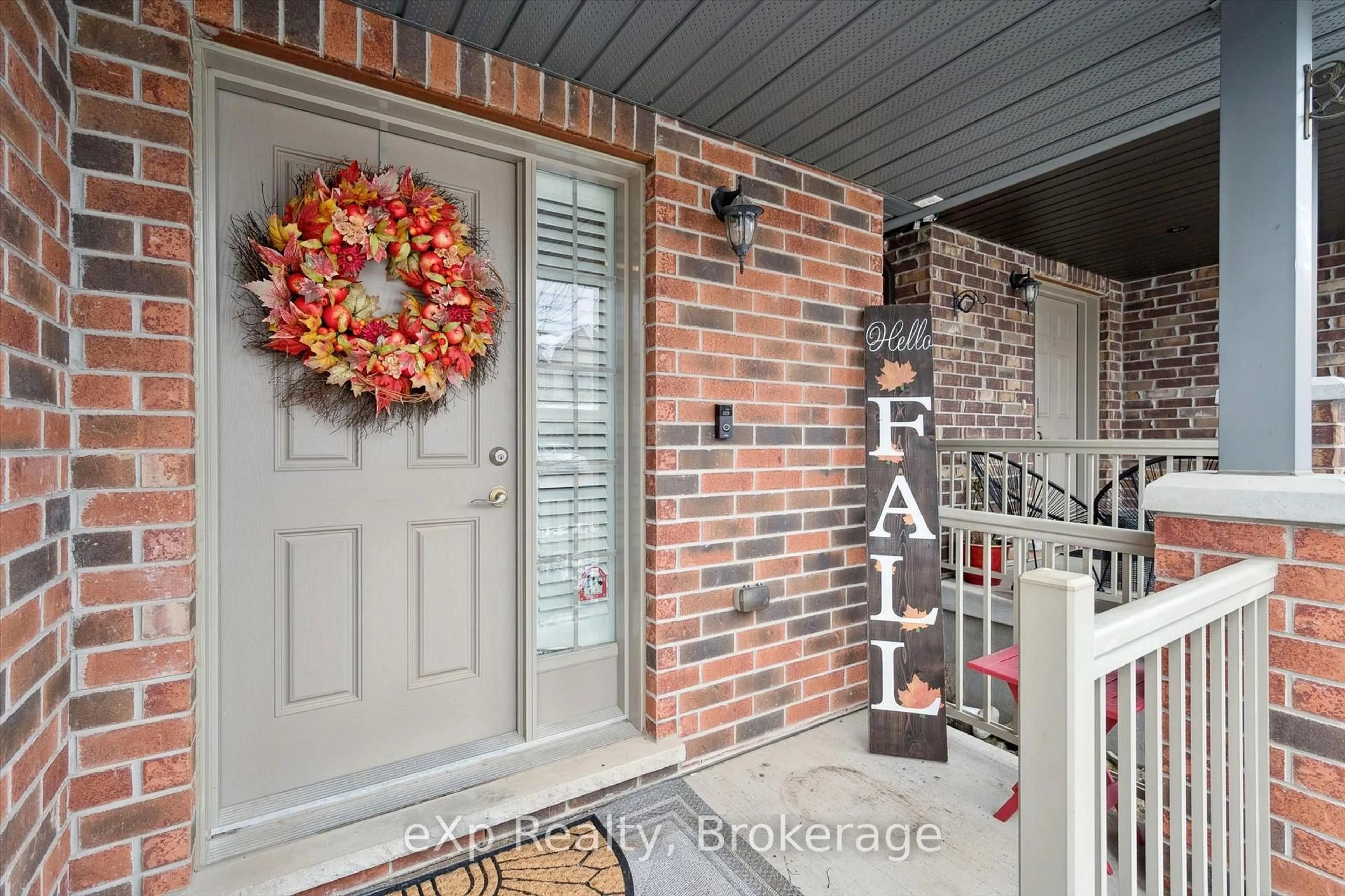 Indoor entryway for 139 Couling Cres, Guelph Ontario N1E 0G2