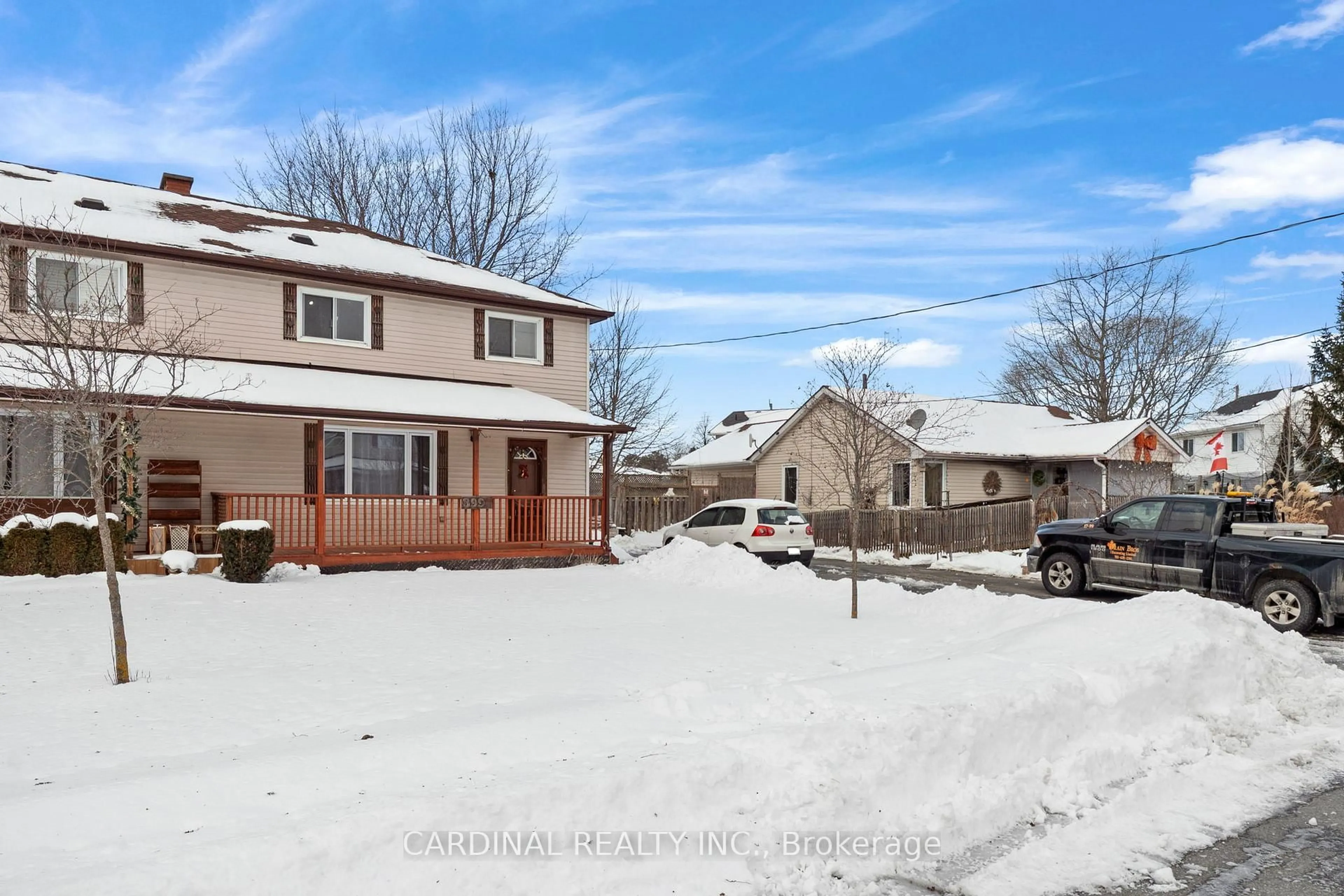 A pic from outside/outdoor area/front of a property/back of a property/a pic from drone, street for 399 Alexandria Dr, Cobourg Ontario K9A 5T1