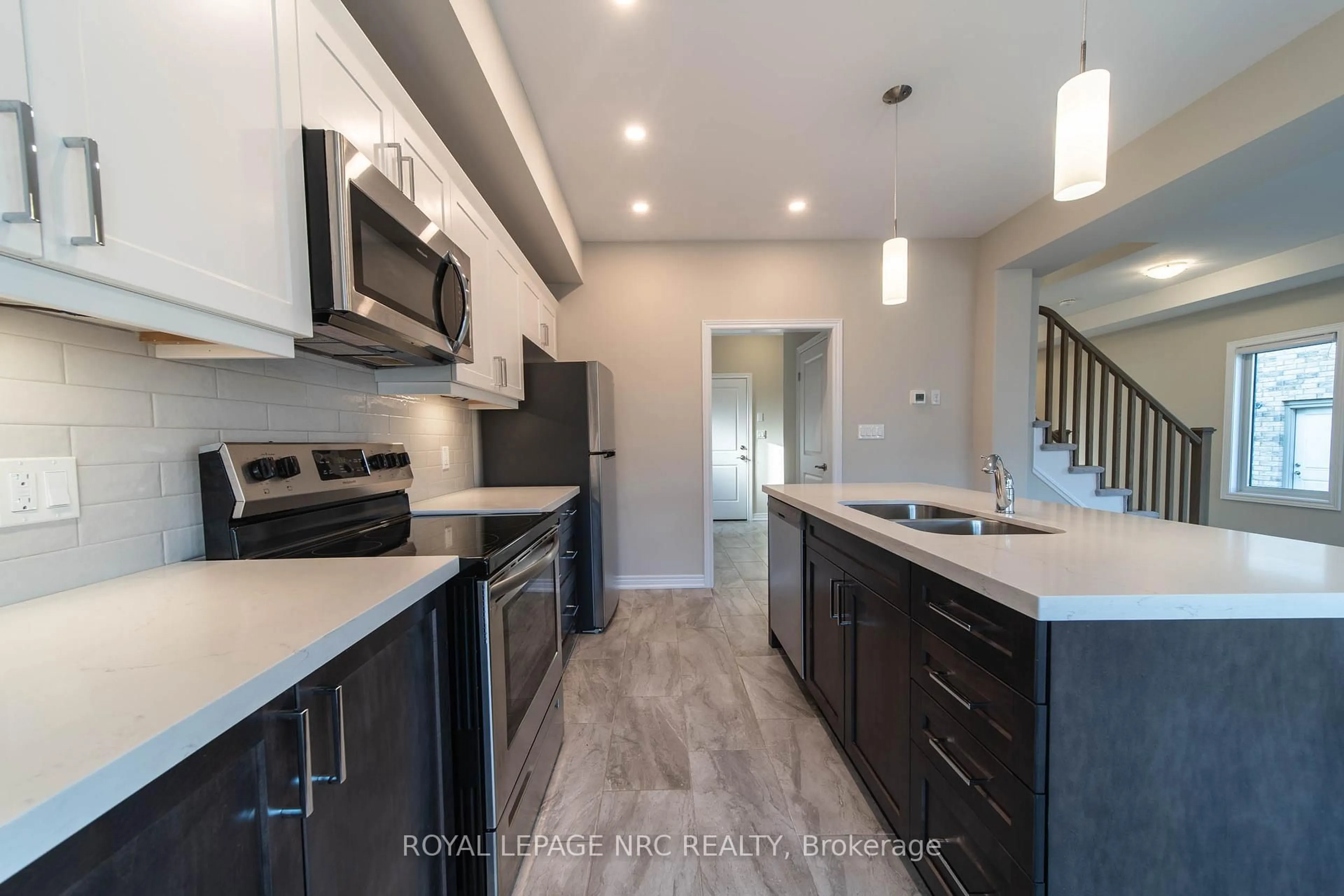 Open concept kitchen, unknown for 1217 Uppers Lane, Thorold Ontario L0S 1A0