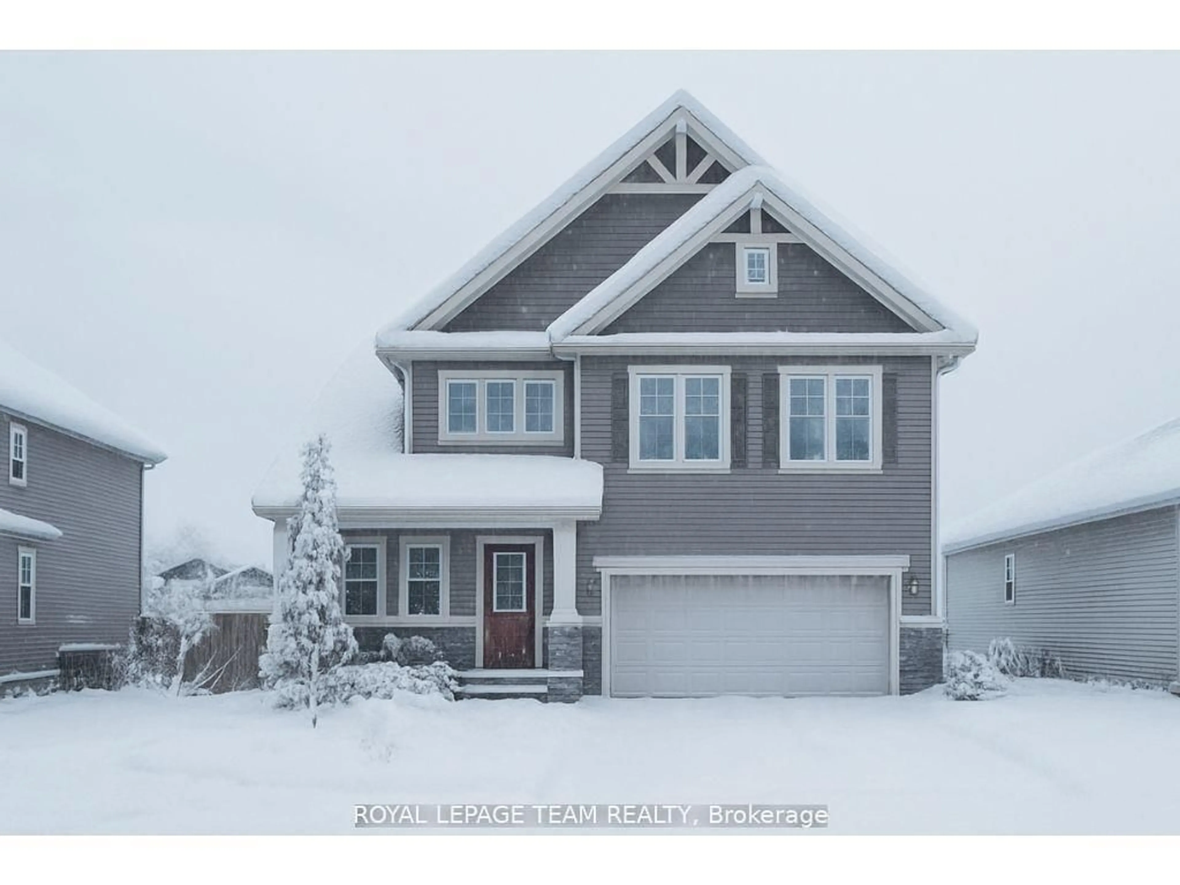 Home with vinyl exterior material, street for 221 Santiago St, Carleton Place Ontario K7C 0C7