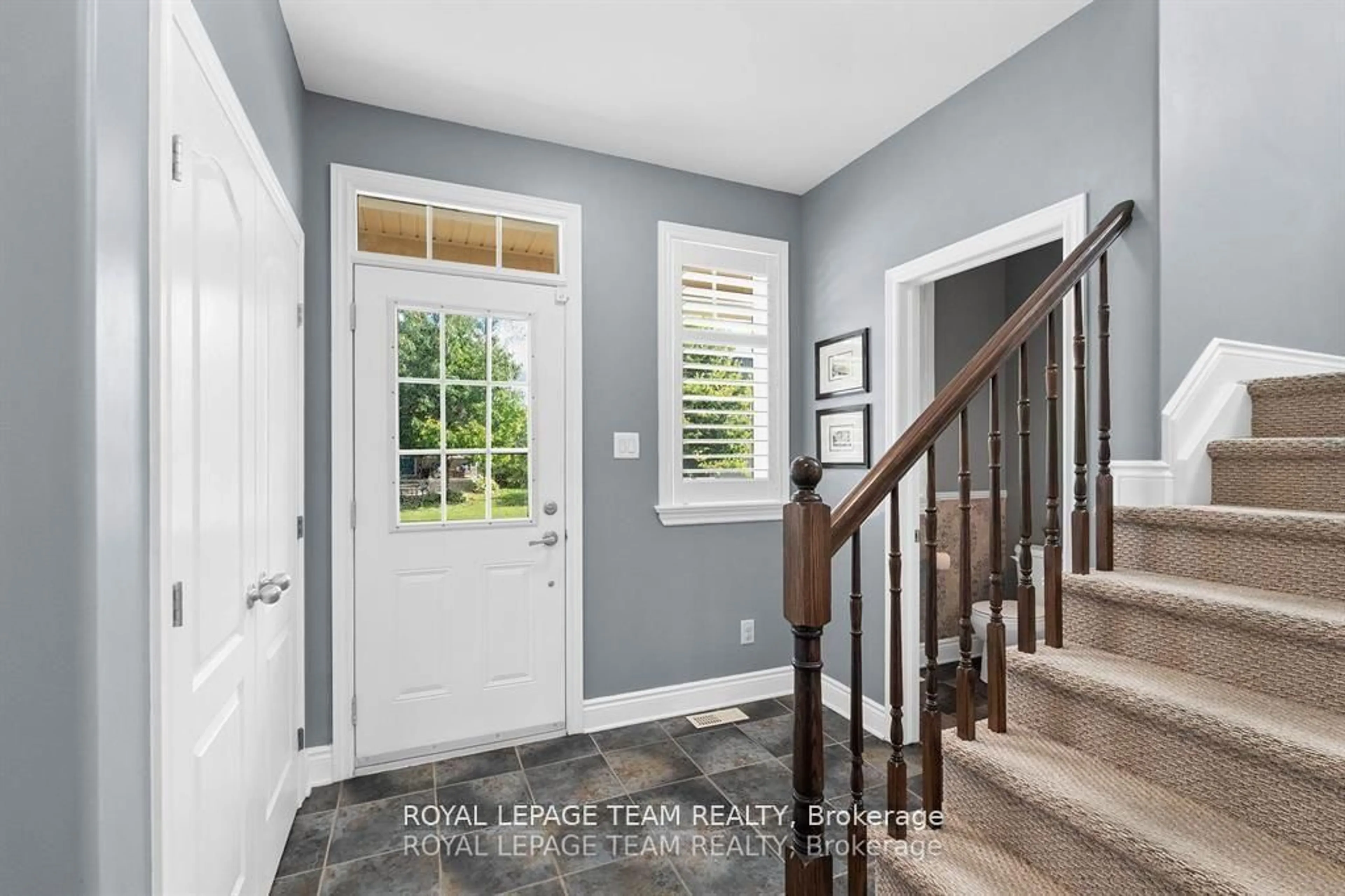 Indoor entryway for 221 Santiago St, Carleton Place Ontario K7C 0C7