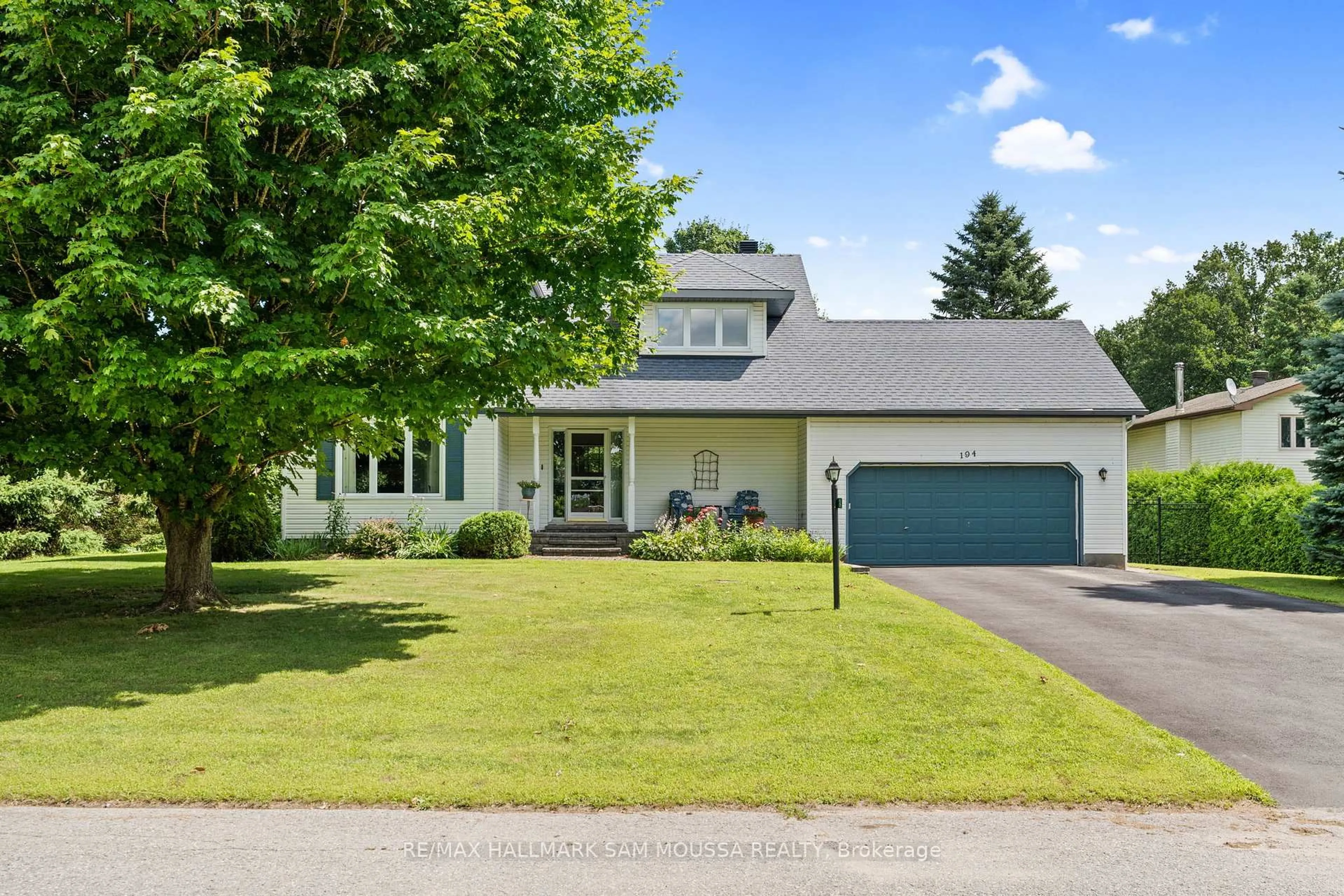 Home with vinyl exterior material, street for 194 Robertlee Dr, Carp Ontario K0A 1L0