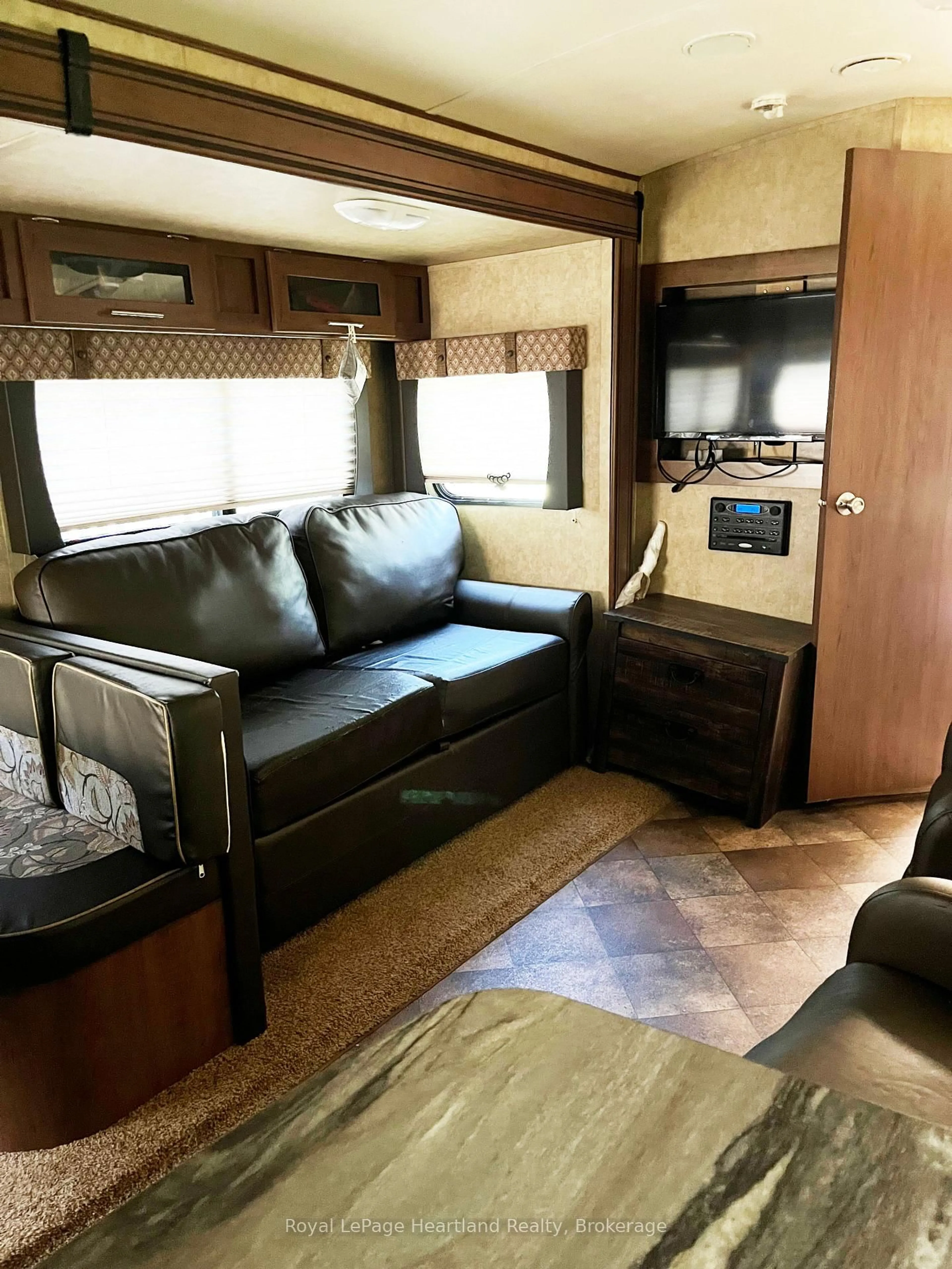 A pic of a room for 6 Lighthouse Cove Rd, Bluewater Ontario N0M 1G0