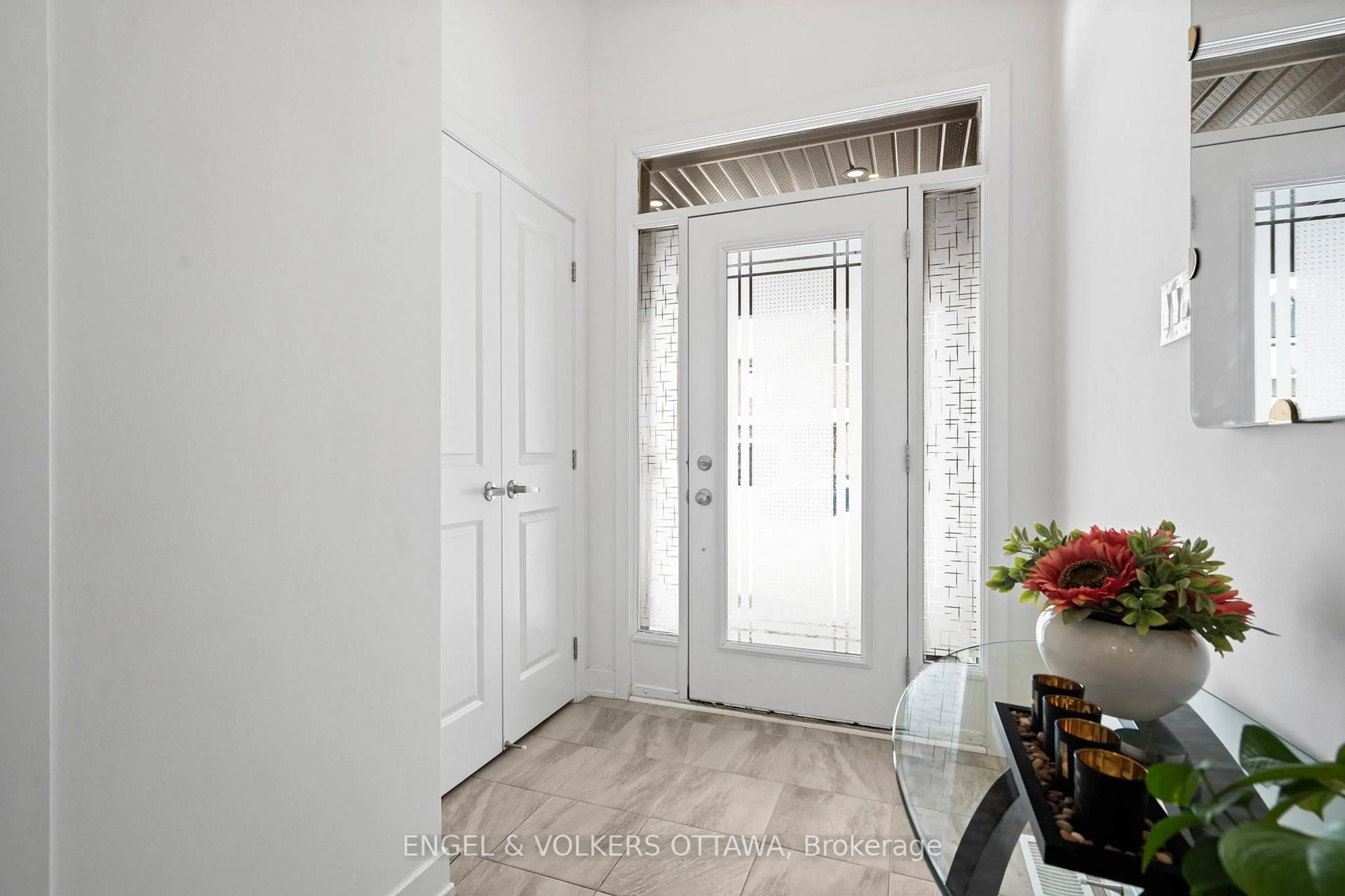 Indoor entryway for 2038 Allegrini Terr, Ottawa Ontario K2S 2S7
