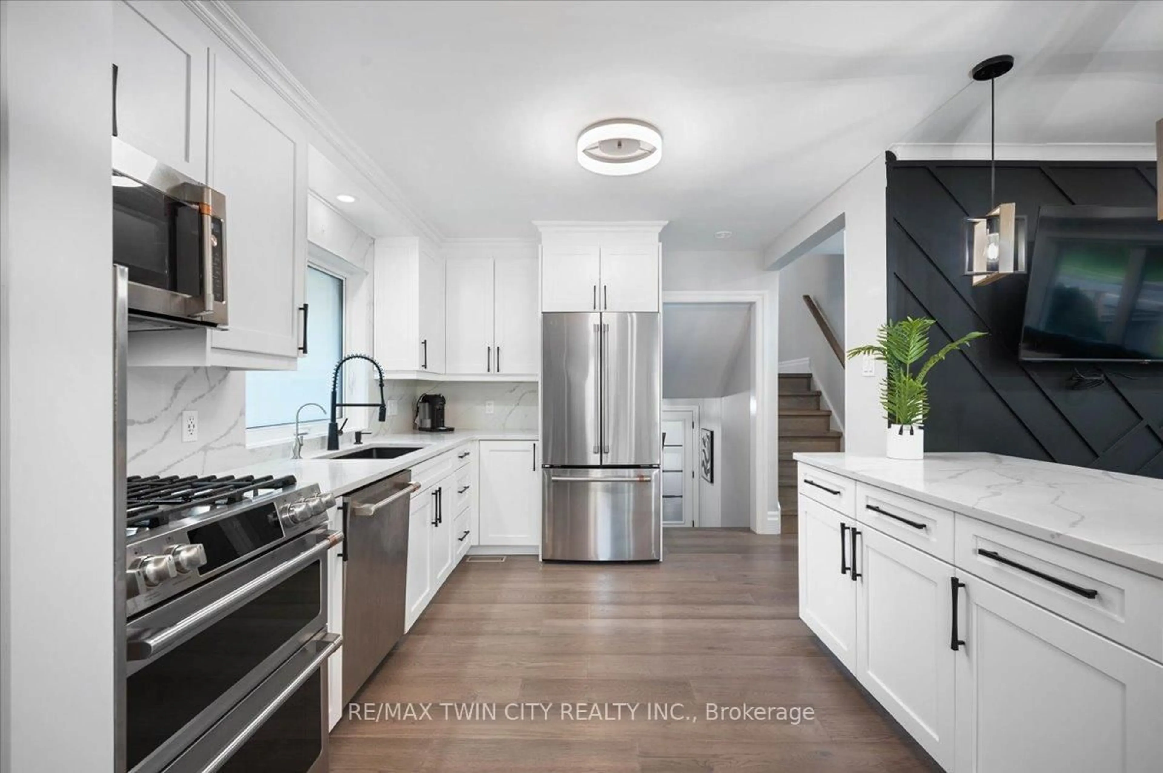 Open concept kitchen, ceramic/tile floor for 162 Greenbrook Dr, Kitchener Ontario N2M 4J7