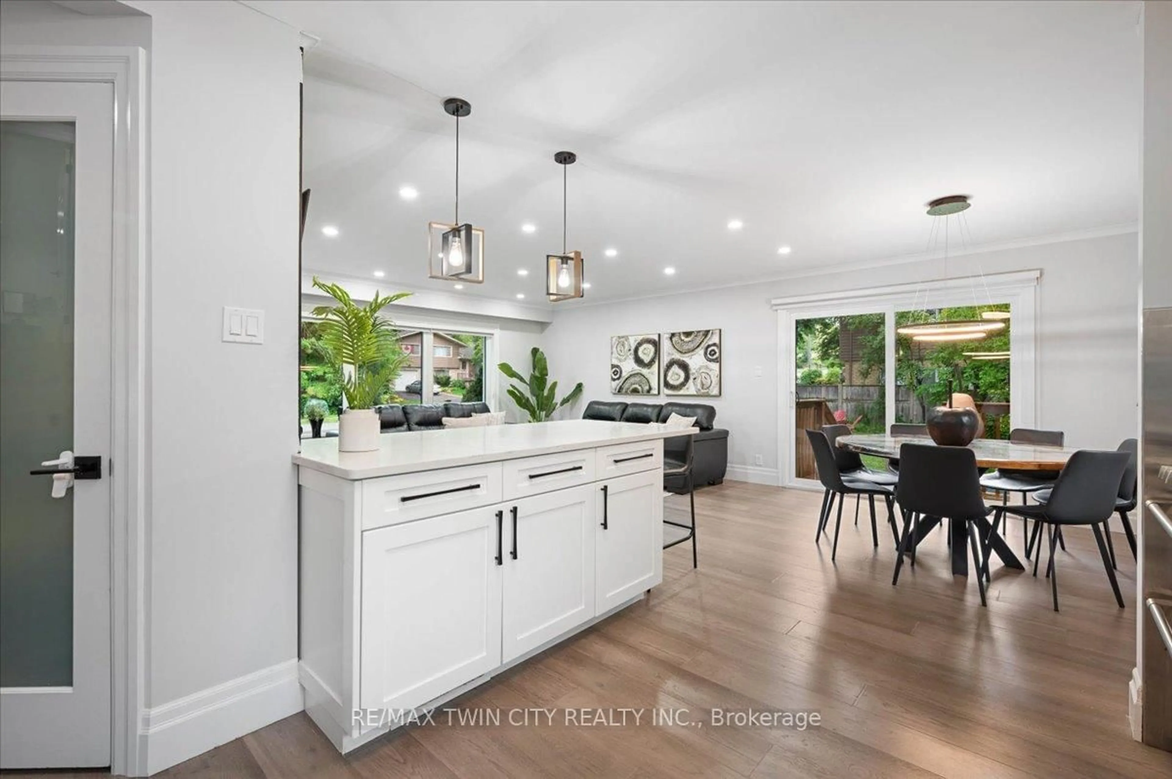 Open concept kitchen, unknown for 162 Greenbrook Dr, Kitchener Ontario N2M 4J7