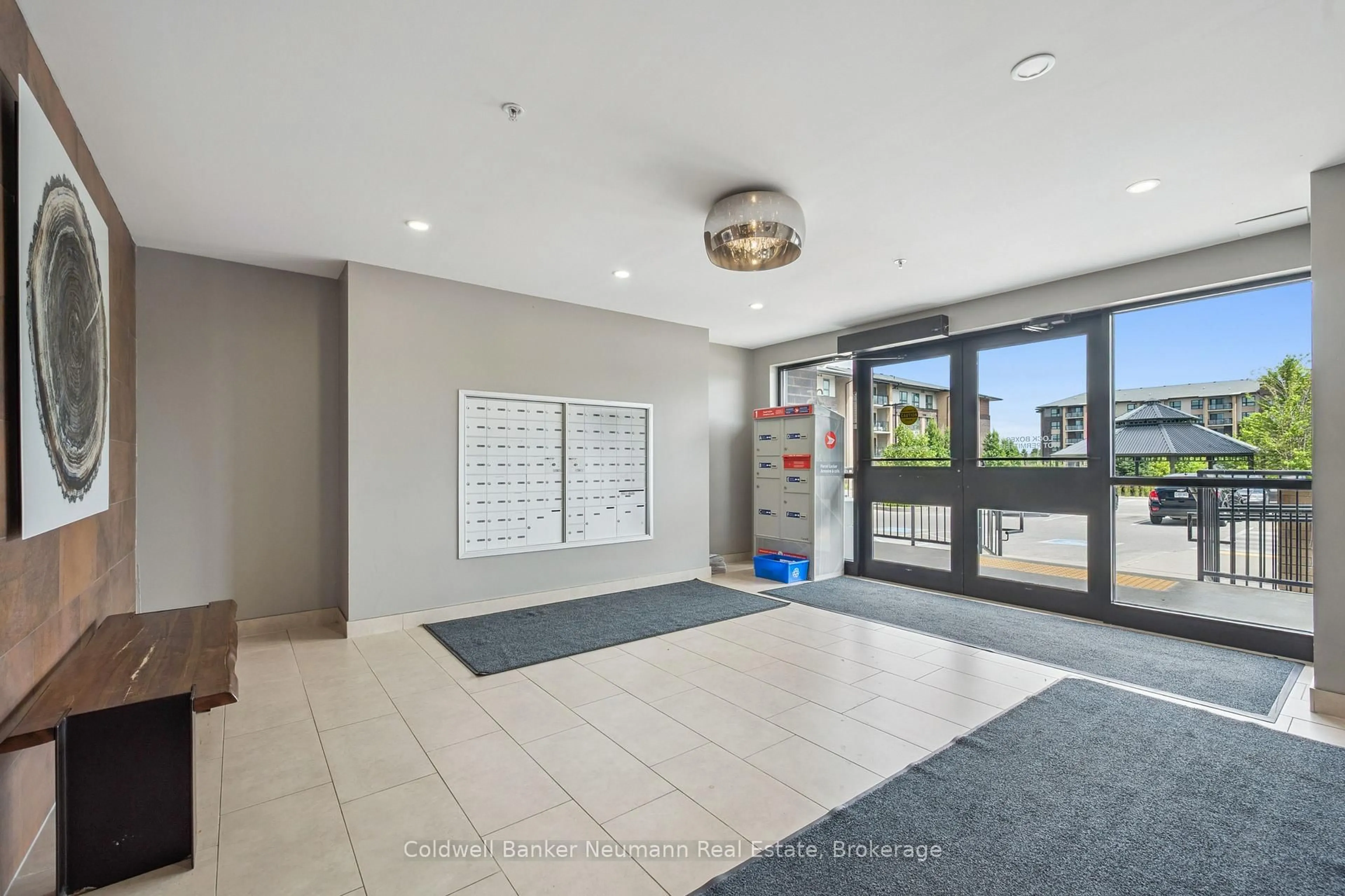 Indoor foyer for 25 Kay Cres #204, Guelph Ontario N1L 0P2