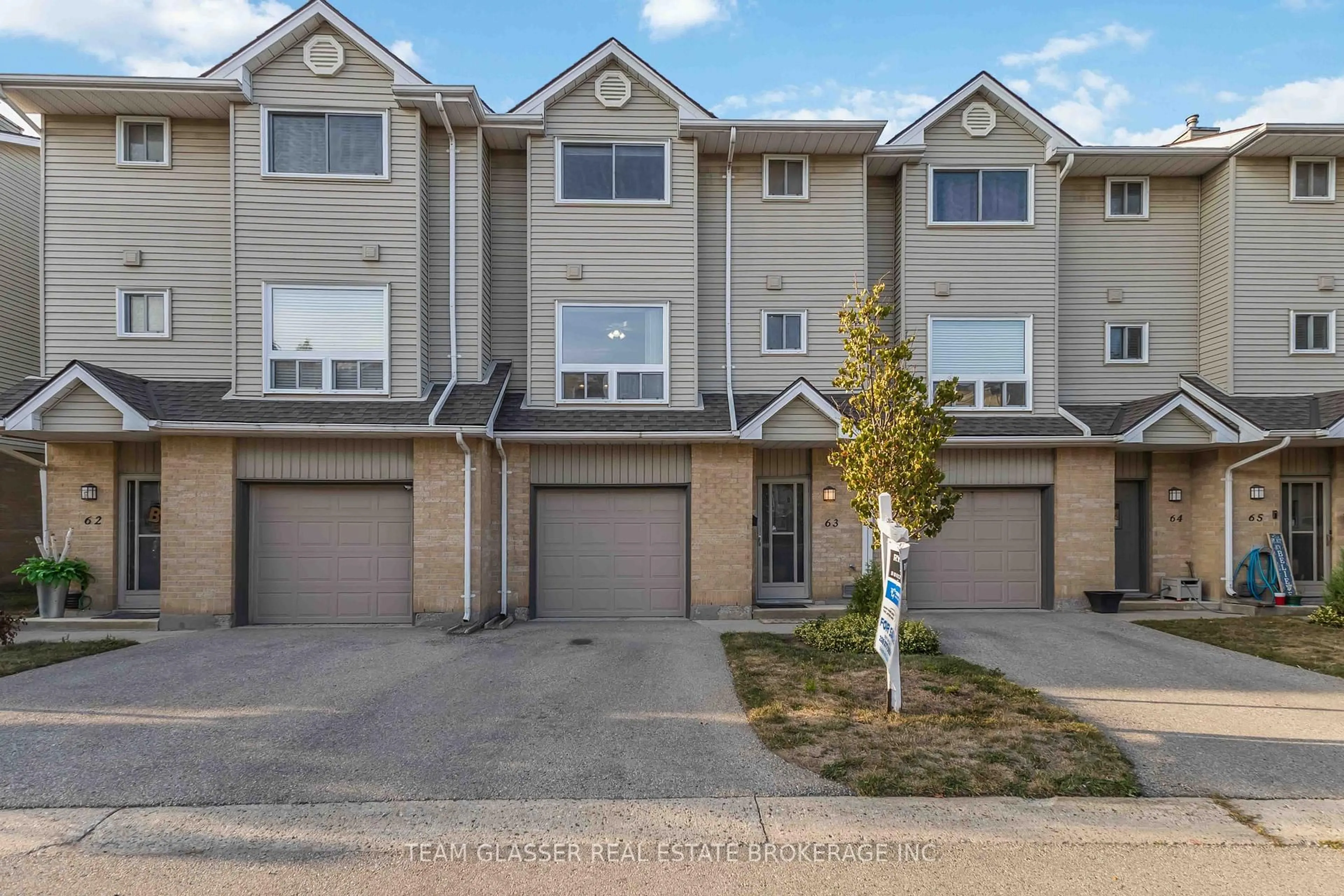 A pic from outside/outdoor area/front of a property/back of a property/a pic from drone, street for 1990 Wavell St #63, London East Ontario N5V 4N5