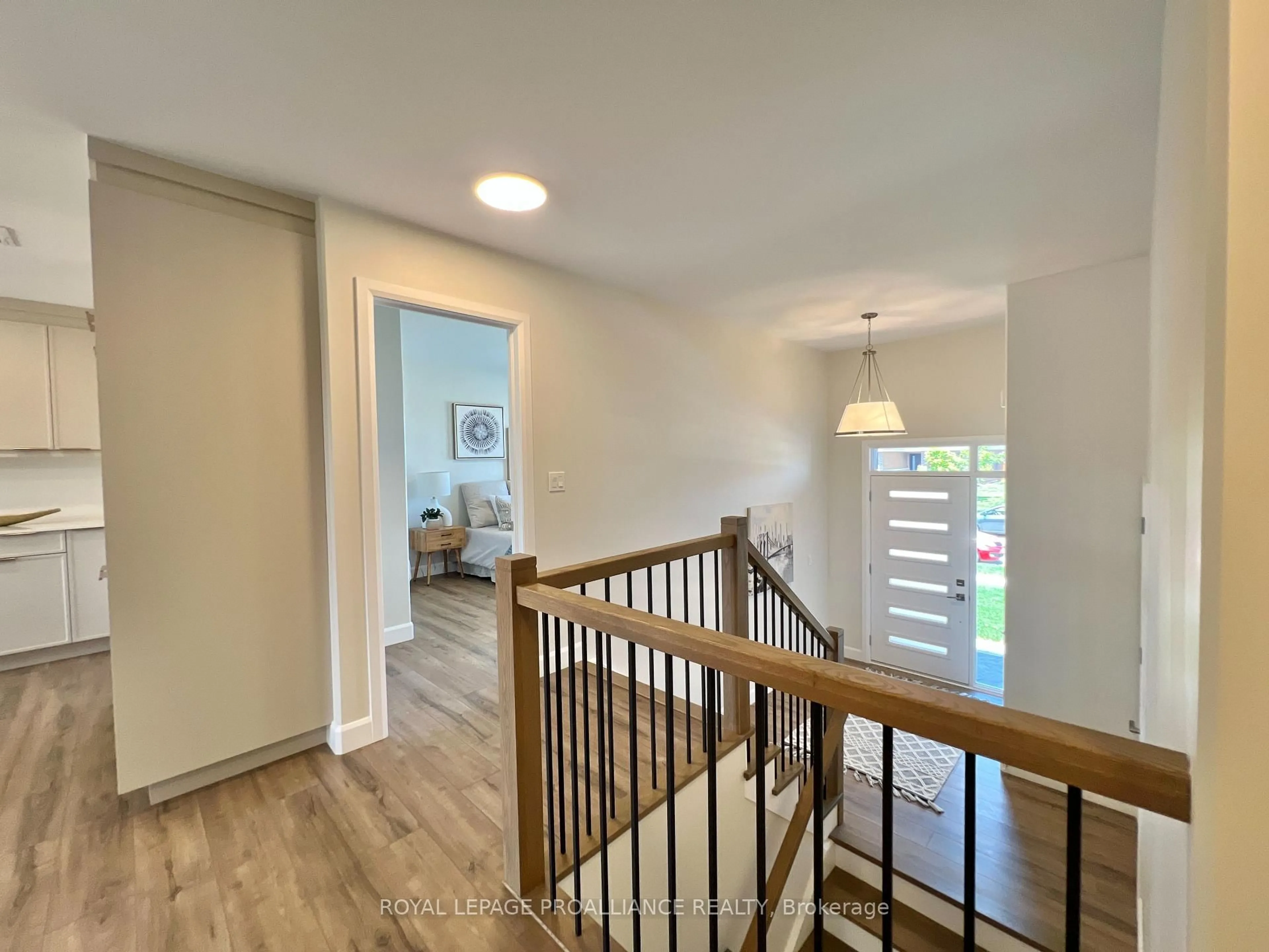 Indoor entryway for 6 Horton Crt, Belleville Ontario K8P 0H3