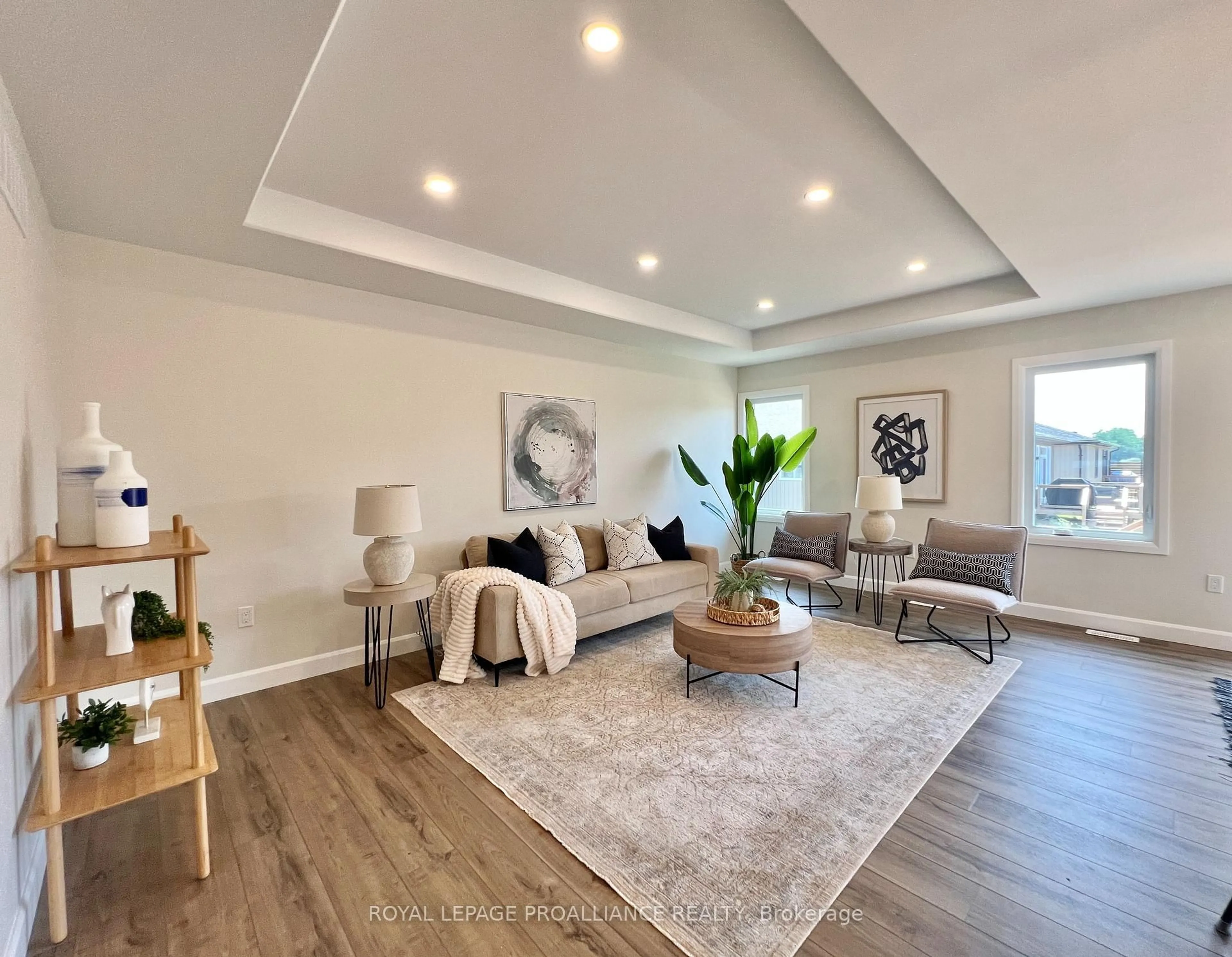 Living room with furniture, unknown for 6 Horton Crt, Belleville Ontario K8P 0H3