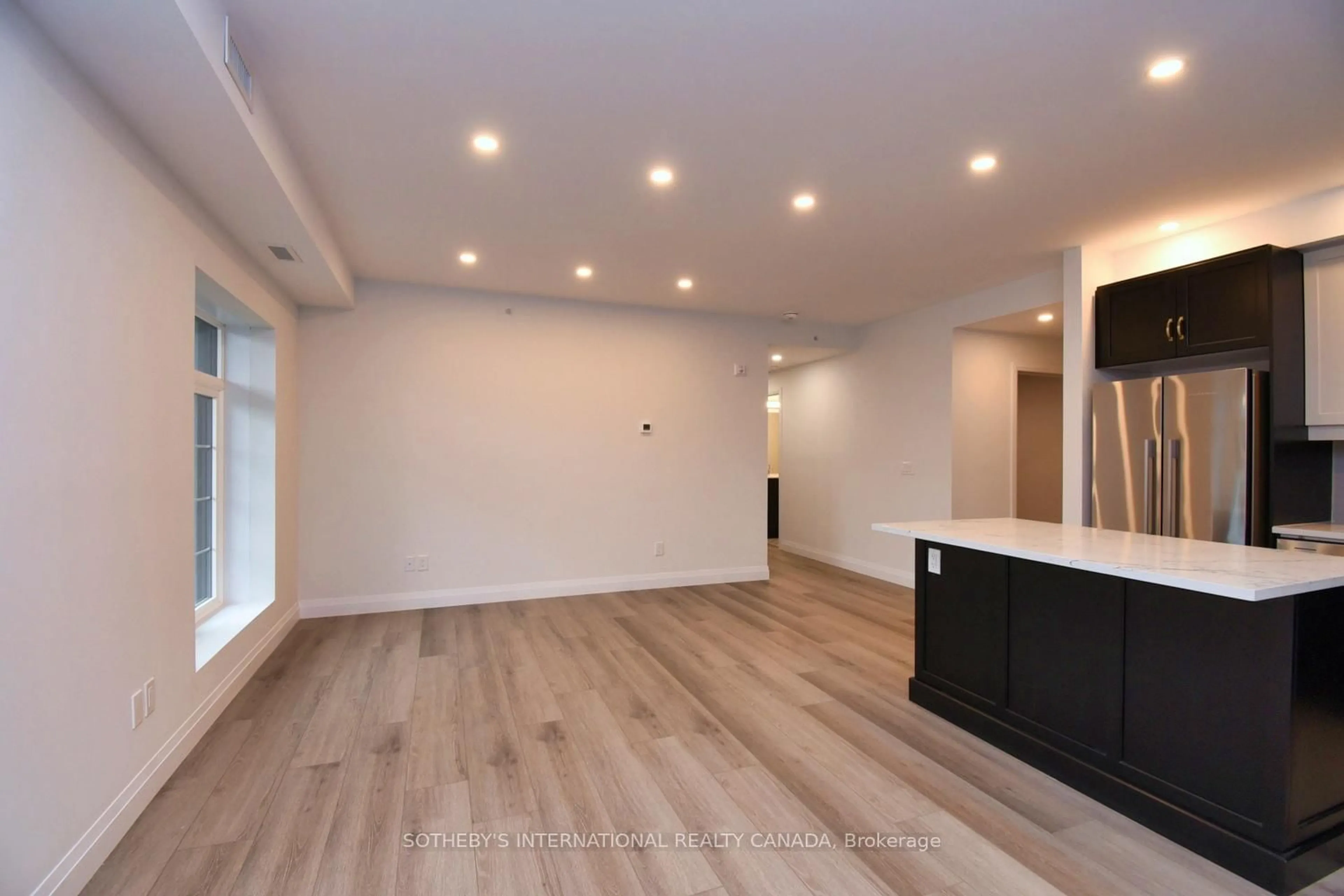 Unknown for 153 Wilson #306, Hamilton Ontario L9G 1N4