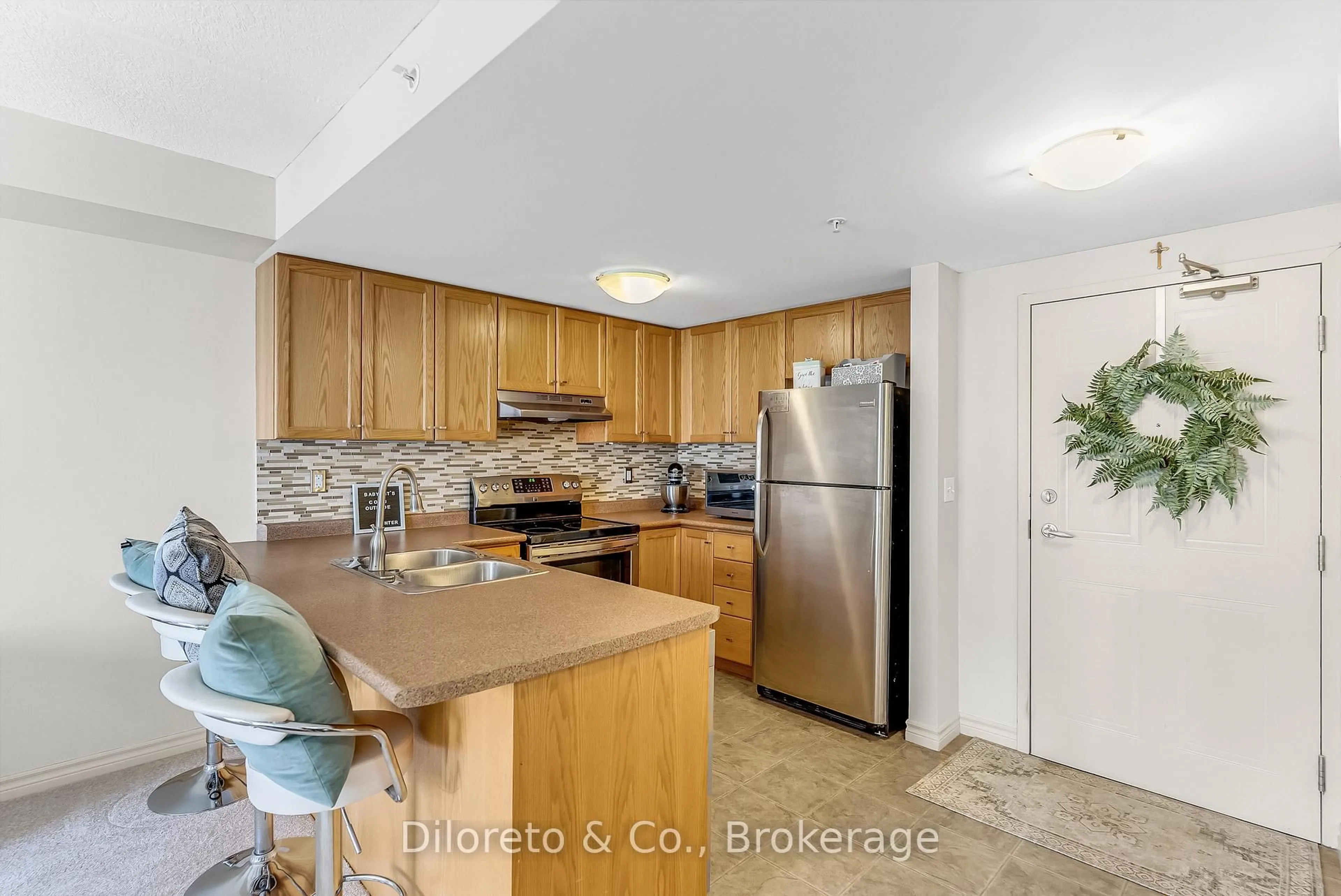 Standard kitchen, unknown for 39 Goodwin Dr #309, Guelph Ontario N1L 0E5