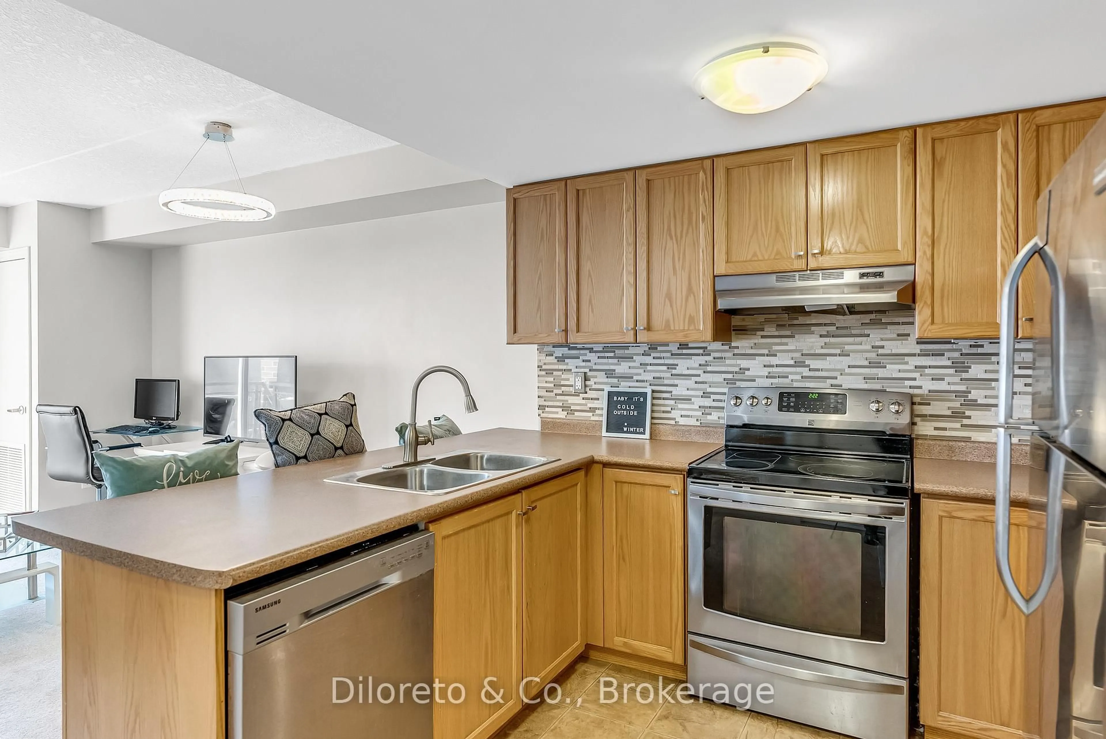 Standard kitchen, unknown for 39 Goodwin Dr #309, Guelph Ontario N1L 0E5