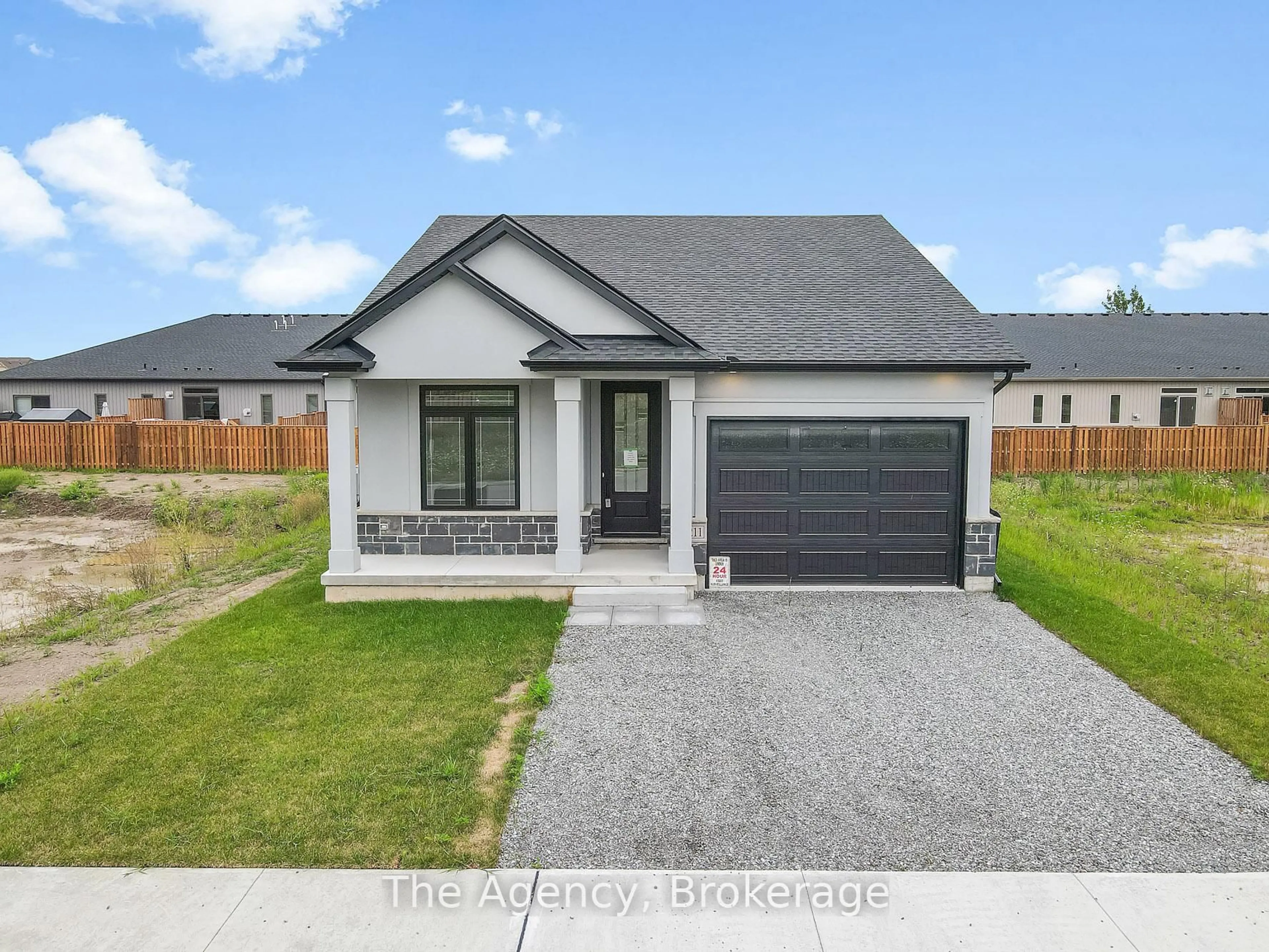 Home with brick exterior material, street for 211 Sycamore St, Welland Ontario L3C 0J8