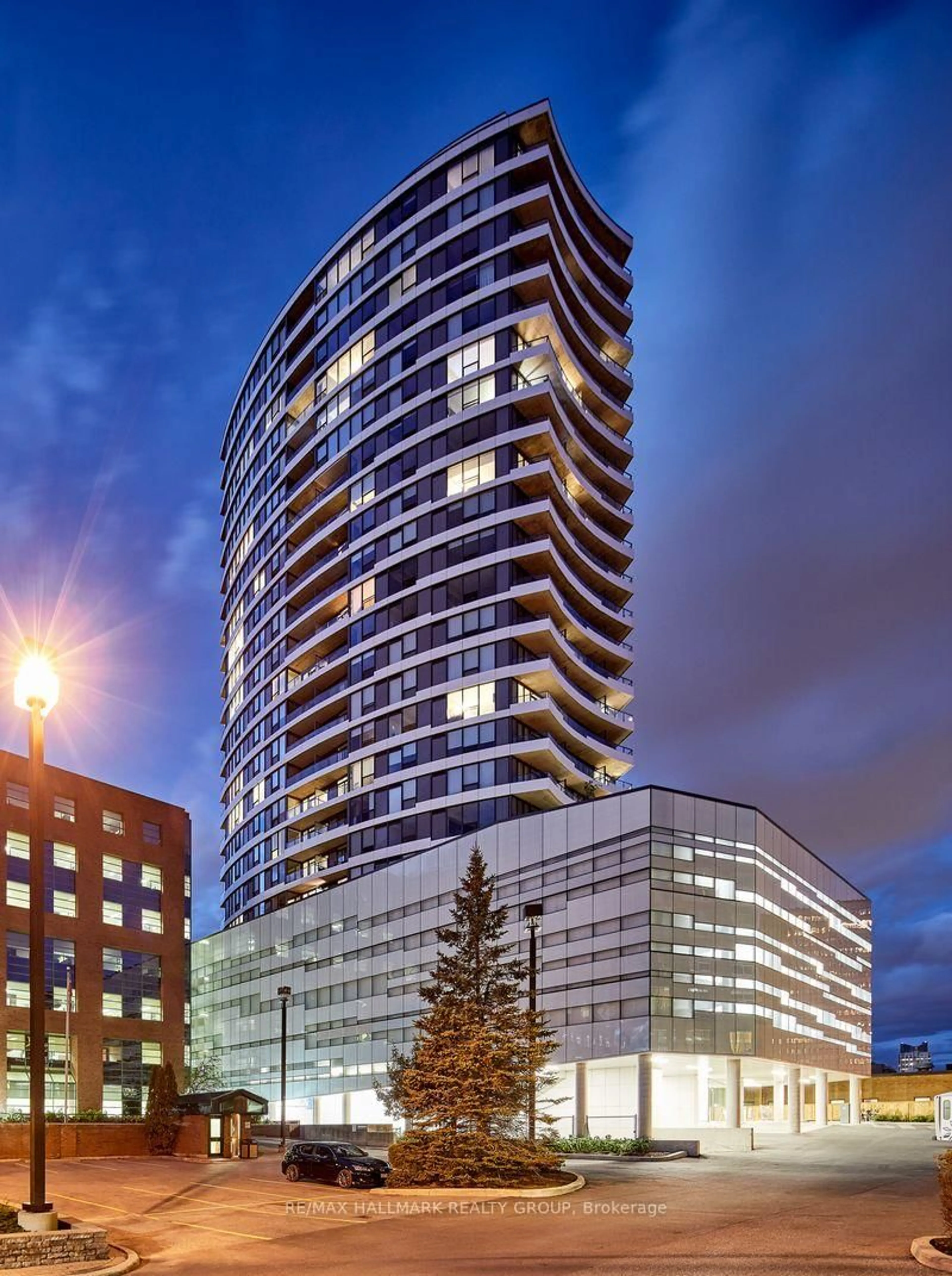 Indoor foyer for 485 Richmond Rd #1906, Ottawa Ontario K2A 3W9