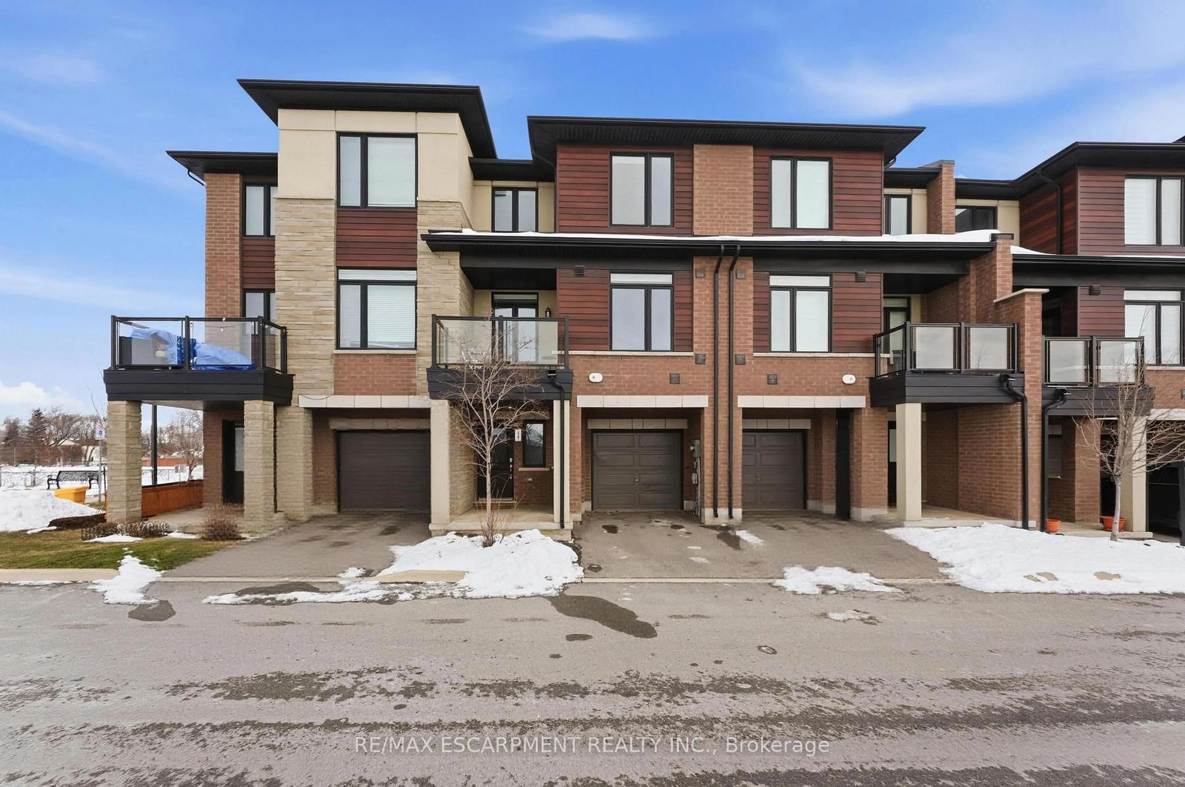 Unknown for 590 North Service Rd #44, Hamilton Ontario L8E 0K5