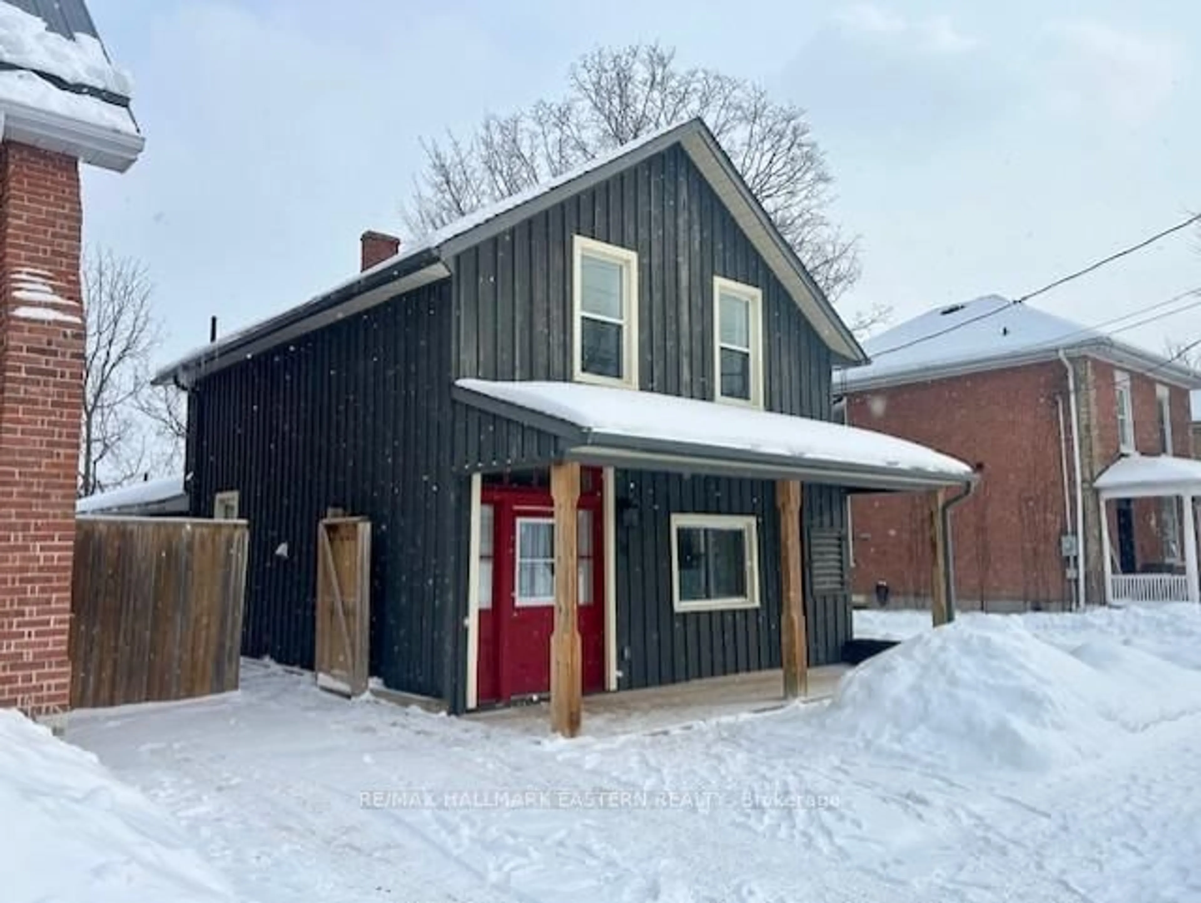 Home with brick exterior material, street for 38 Regent St, Selwyn Ontario K0L 2H0