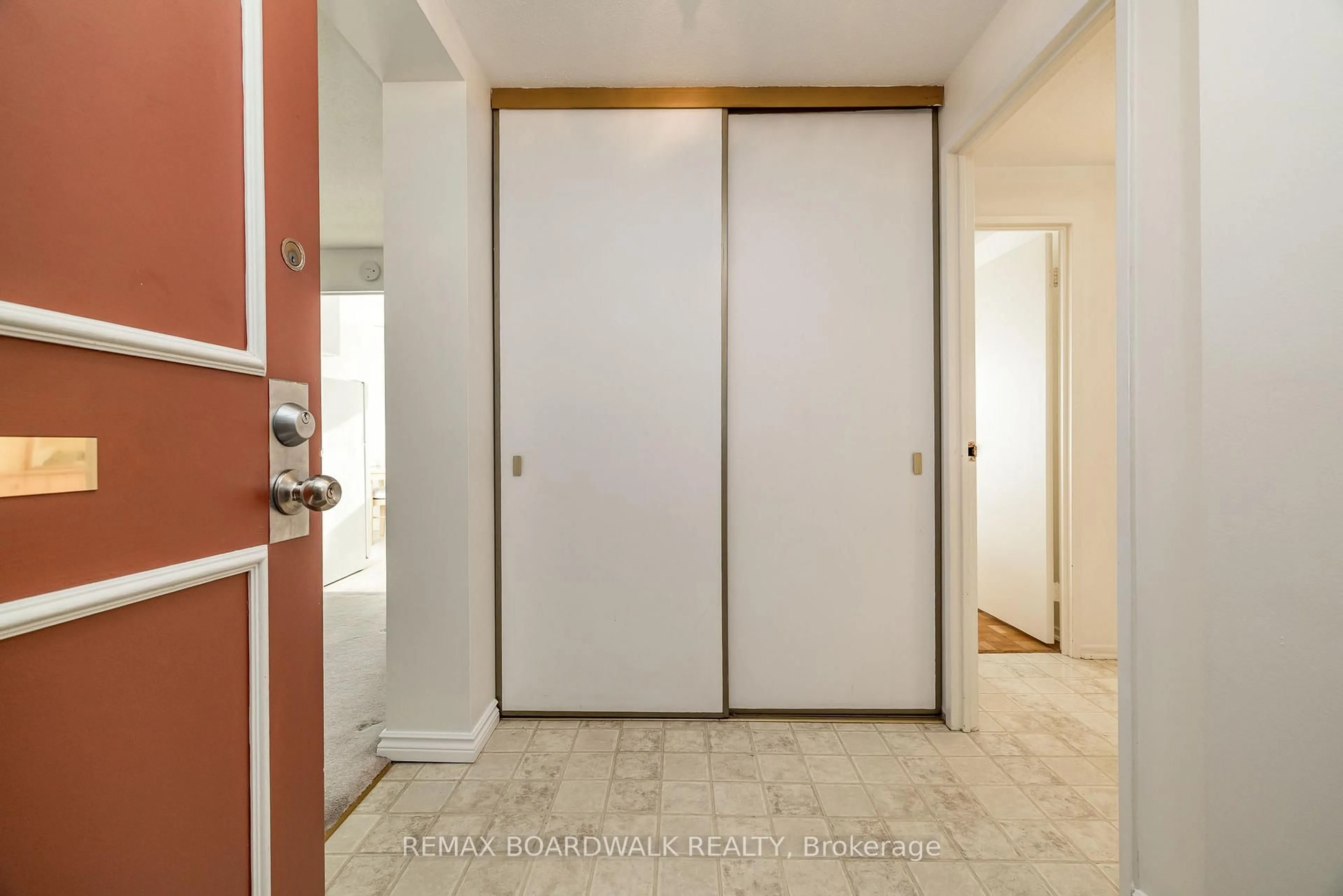 Unknown for 1356 Meadowlands Dr #204, Ottawa Ontario K2E 6K6