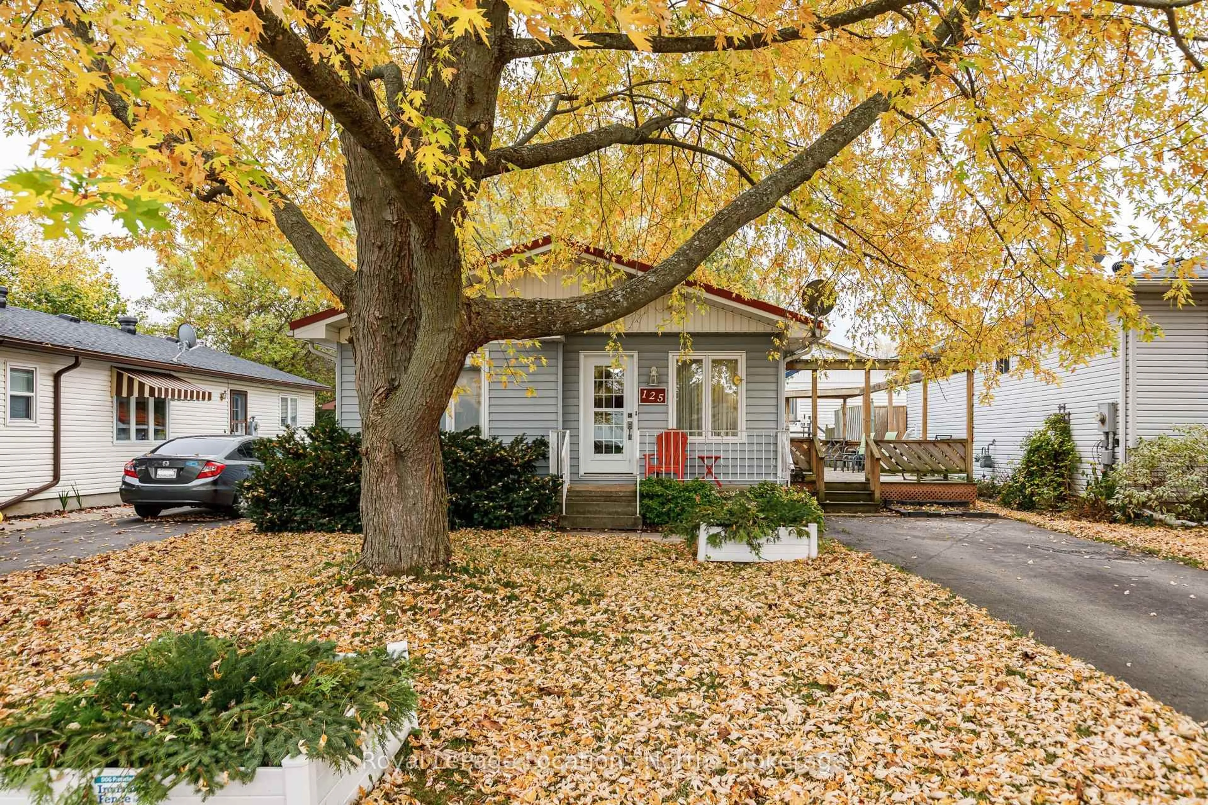 Patio, street for 125 Albert St #10, Meaford Ontario N4L 1T8