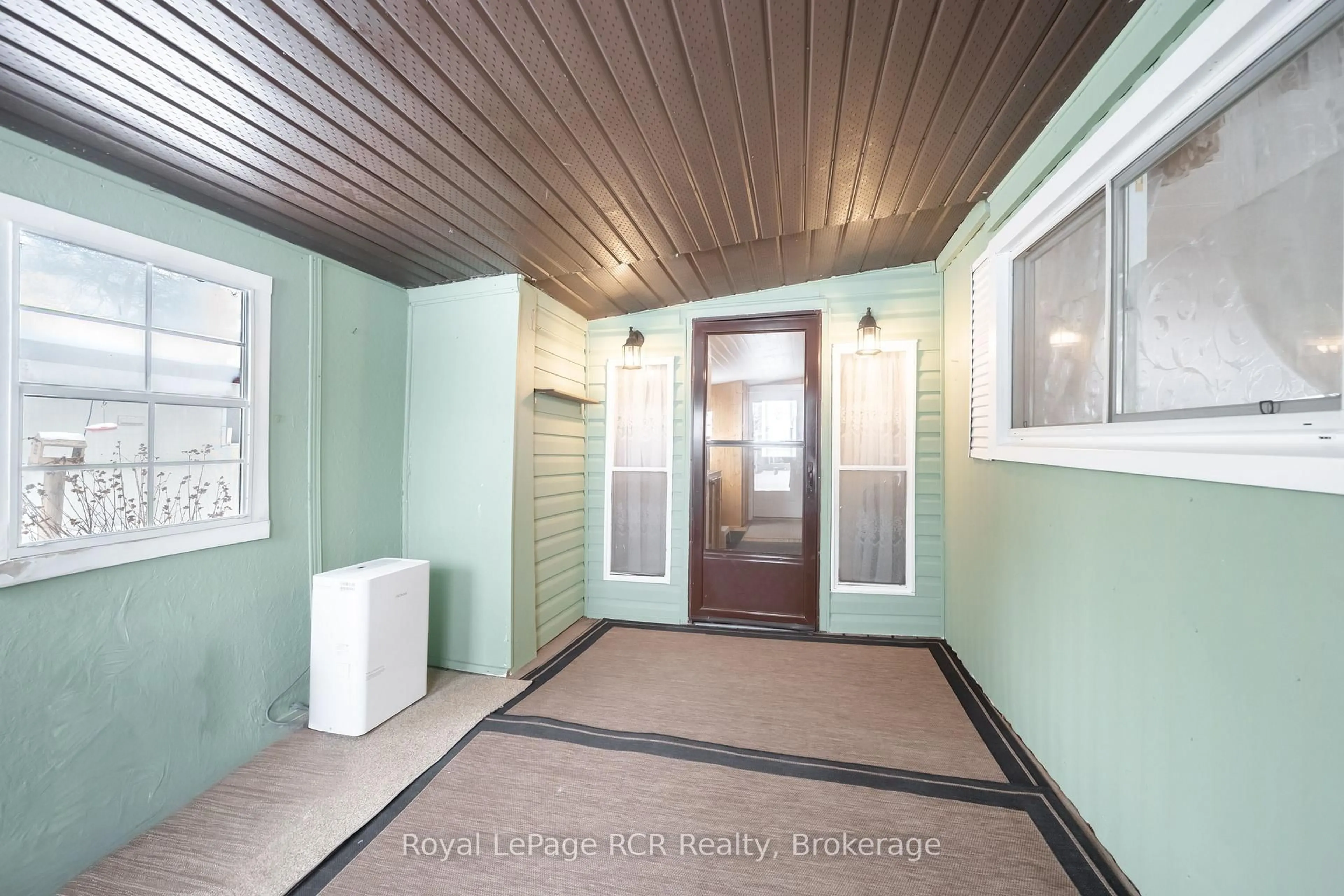 Indoor entryway for 302694 Douglas St #Unit #3, West Grey Ontario N0G 1R0