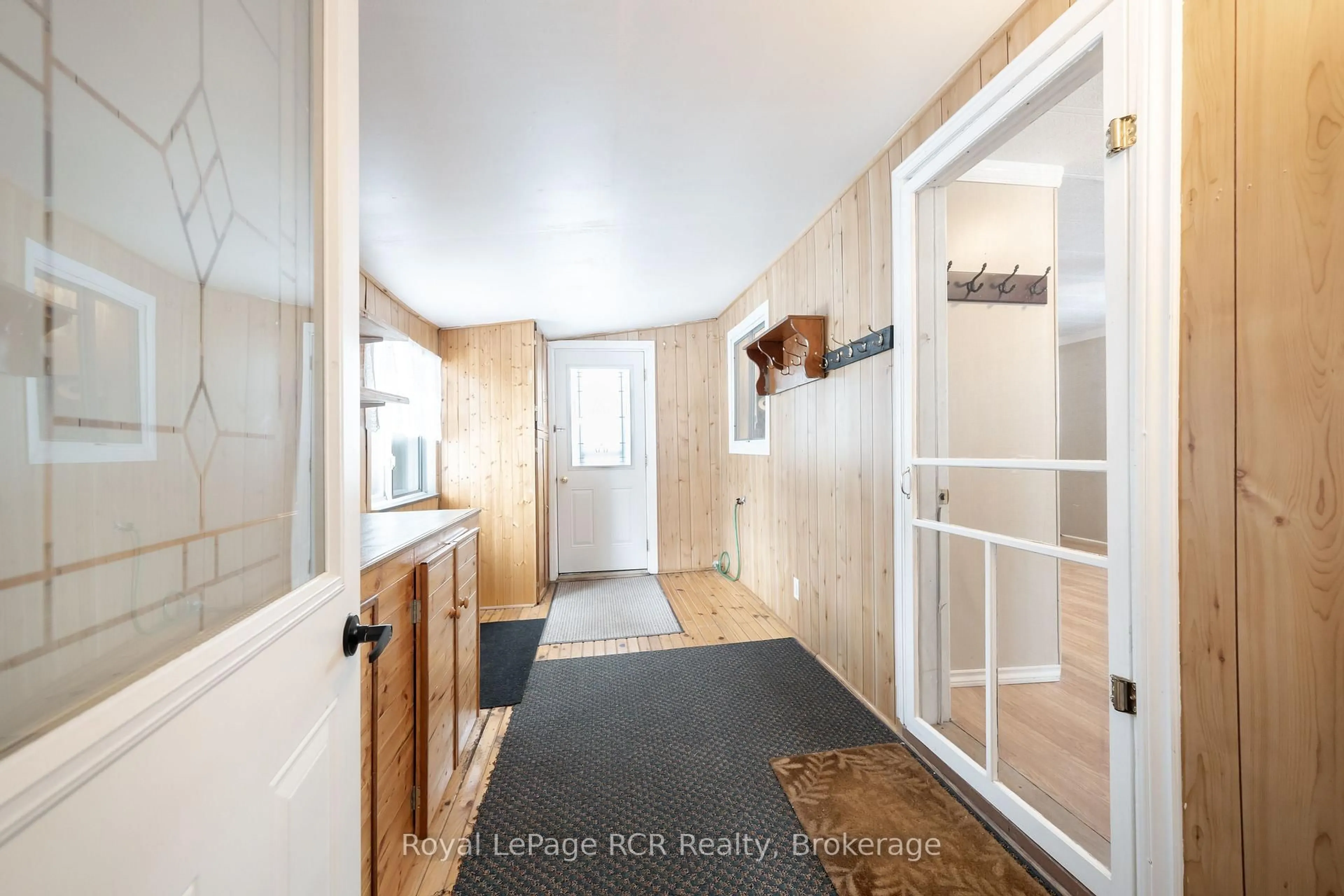 Indoor entryway for 302694 Douglas St #Unit #3, West Grey Ontario N0G 1R0