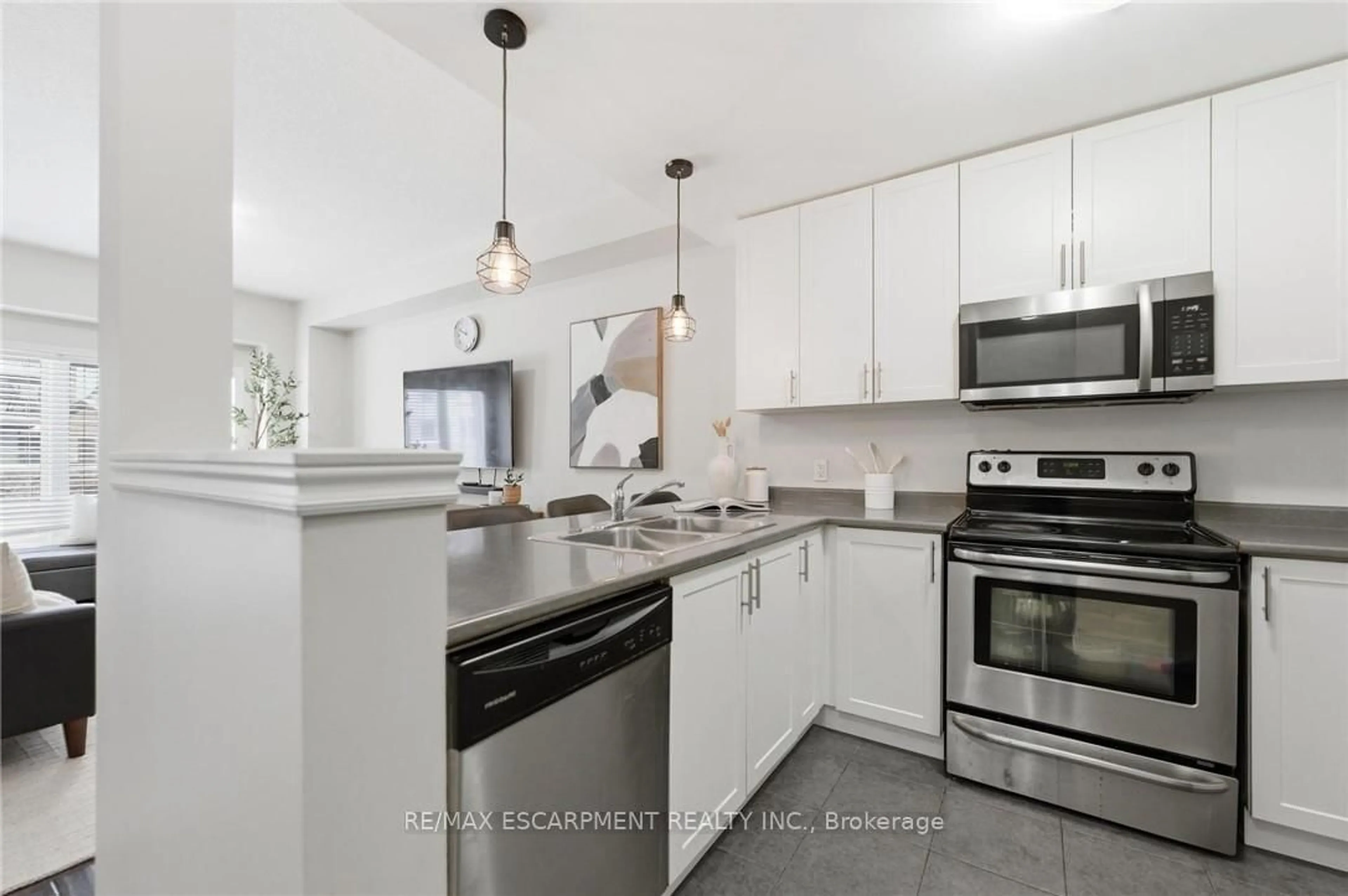 Unknown for 16 Lakefront Dr, Hamilton Ontario L8E 0J3