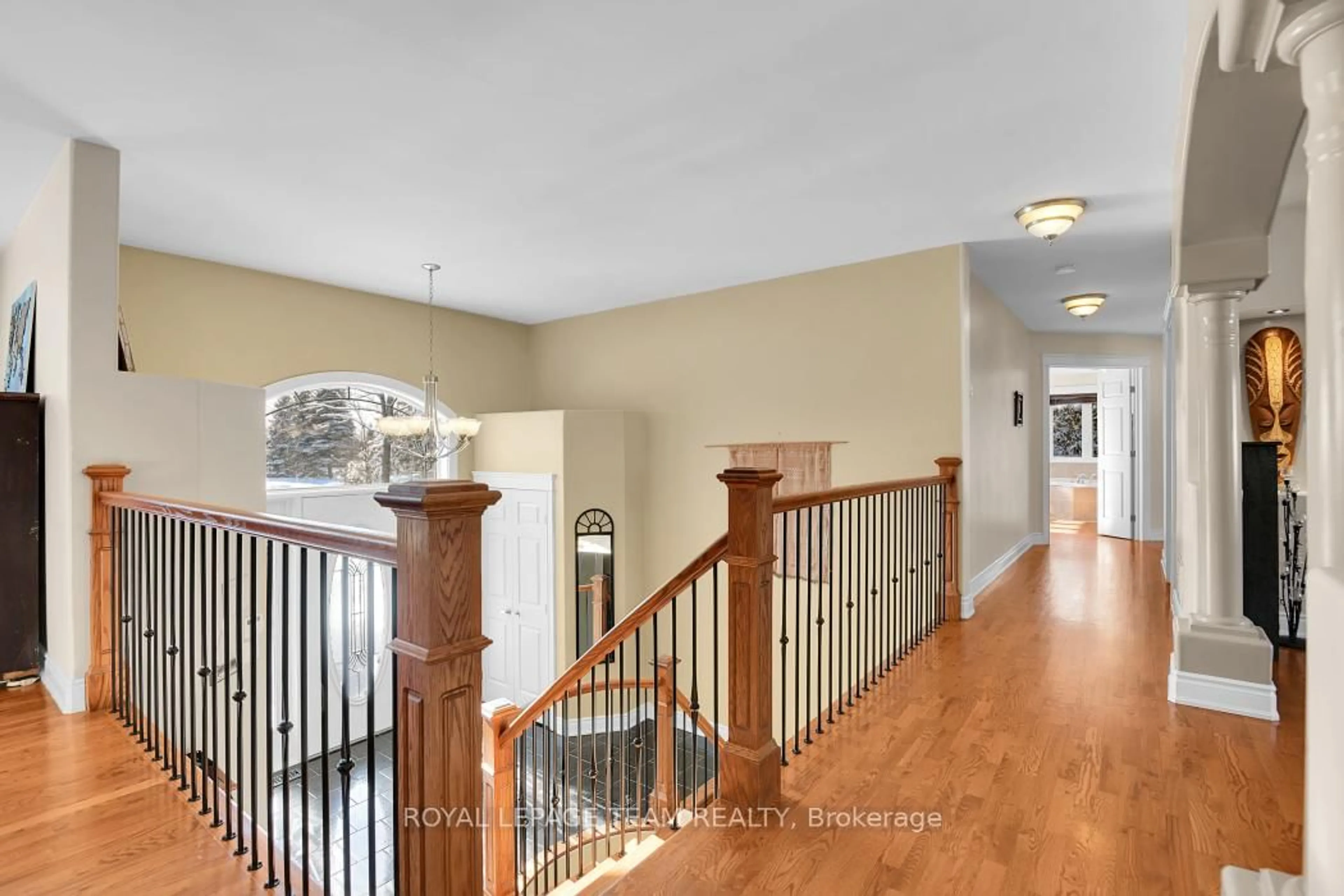 Indoor foyer for 6637 Stanmore St, Greely Ontario K4P 1G7