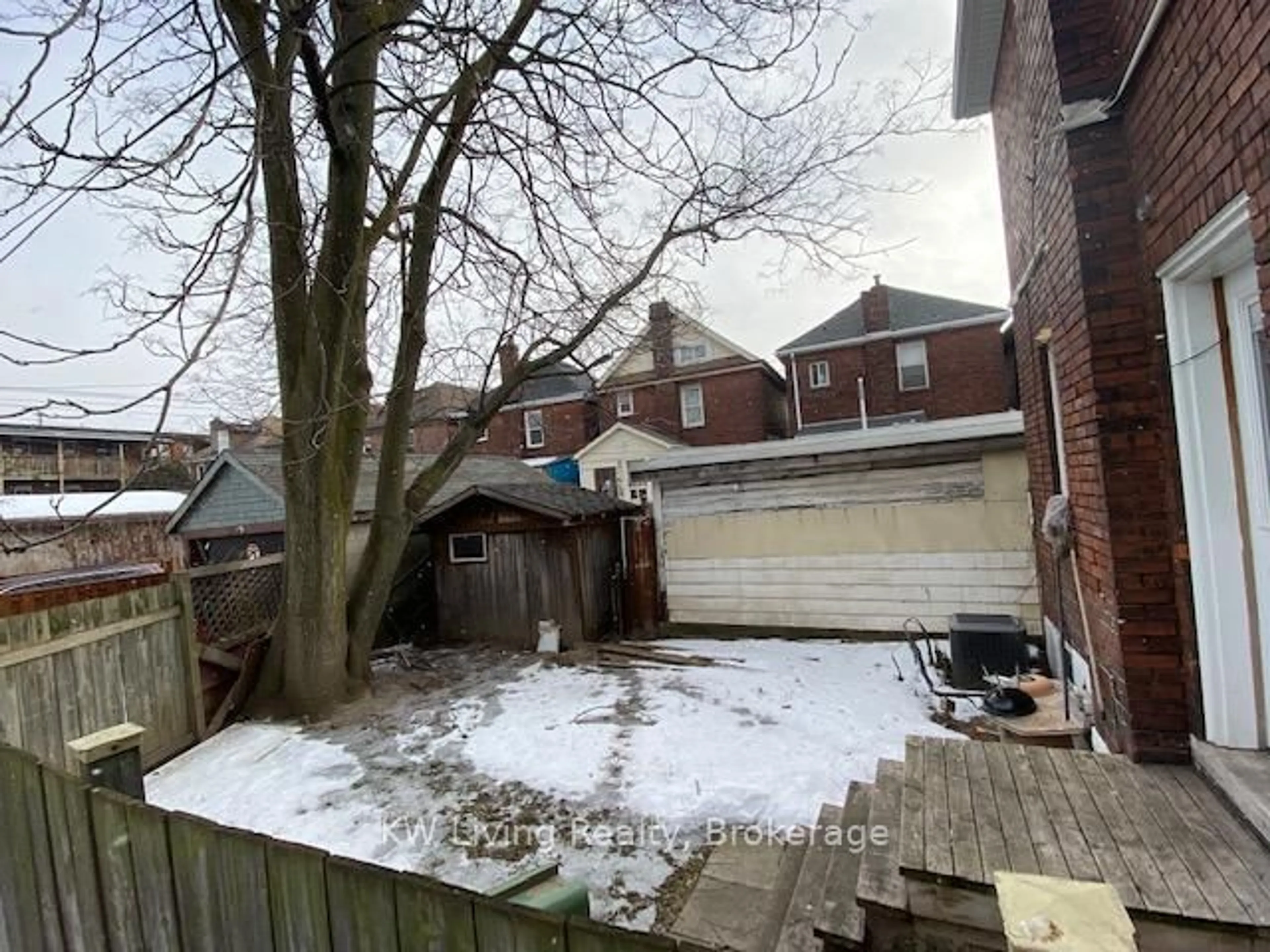 A pic from outside/outdoor area/front of a property/back of a property/a pic from drone, street for 54 Birch Ave, Hamilton Ontario L8L 6H7