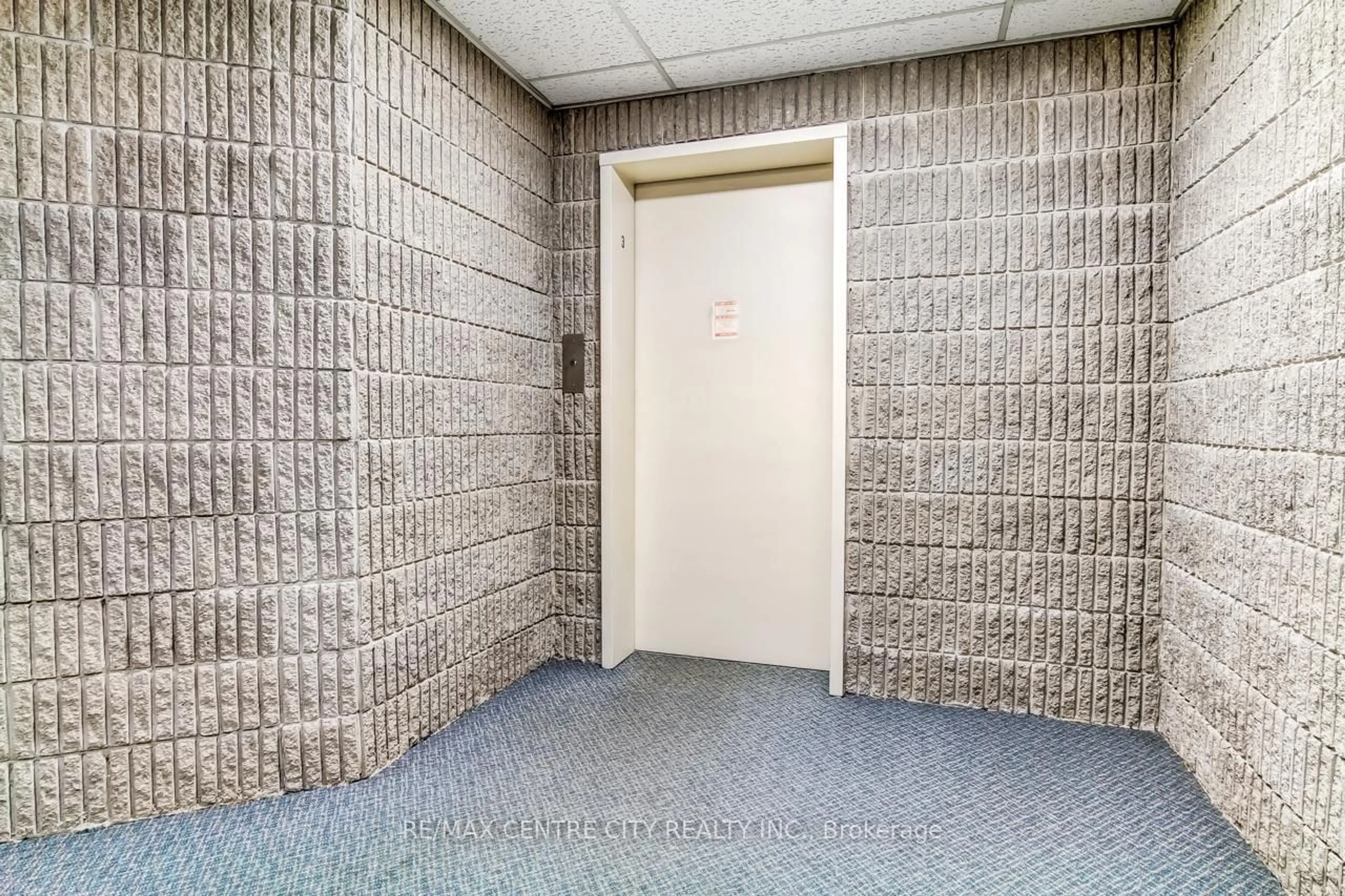 A pic of a room for 125 Elm St #11, St. Thomas Ontario N5R 1H9