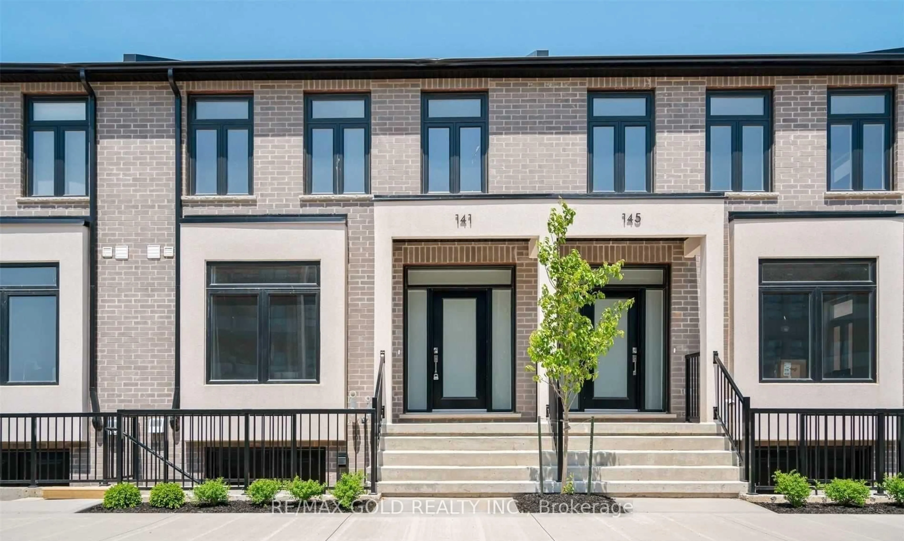 Home with brick exterior material, street for 141 Summersides Blvd, Pelham Ontario L3B 5N5