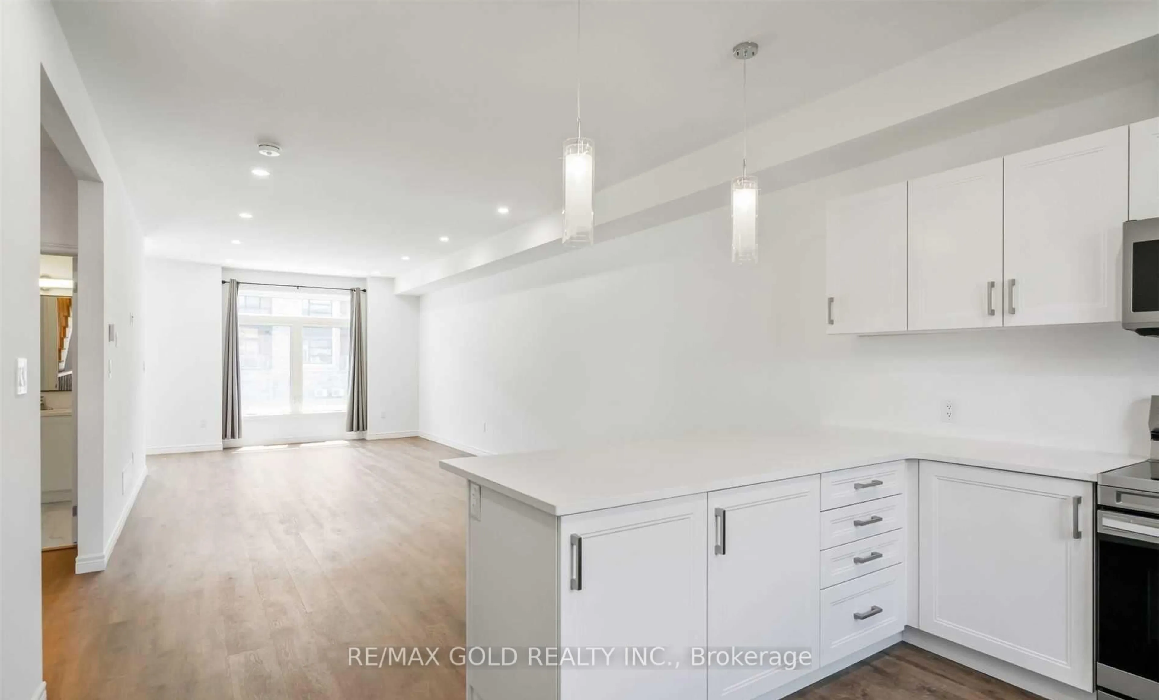 Open concept kitchen, unknown for 141 Summersides Blvd, Pelham Ontario L3B 5N5