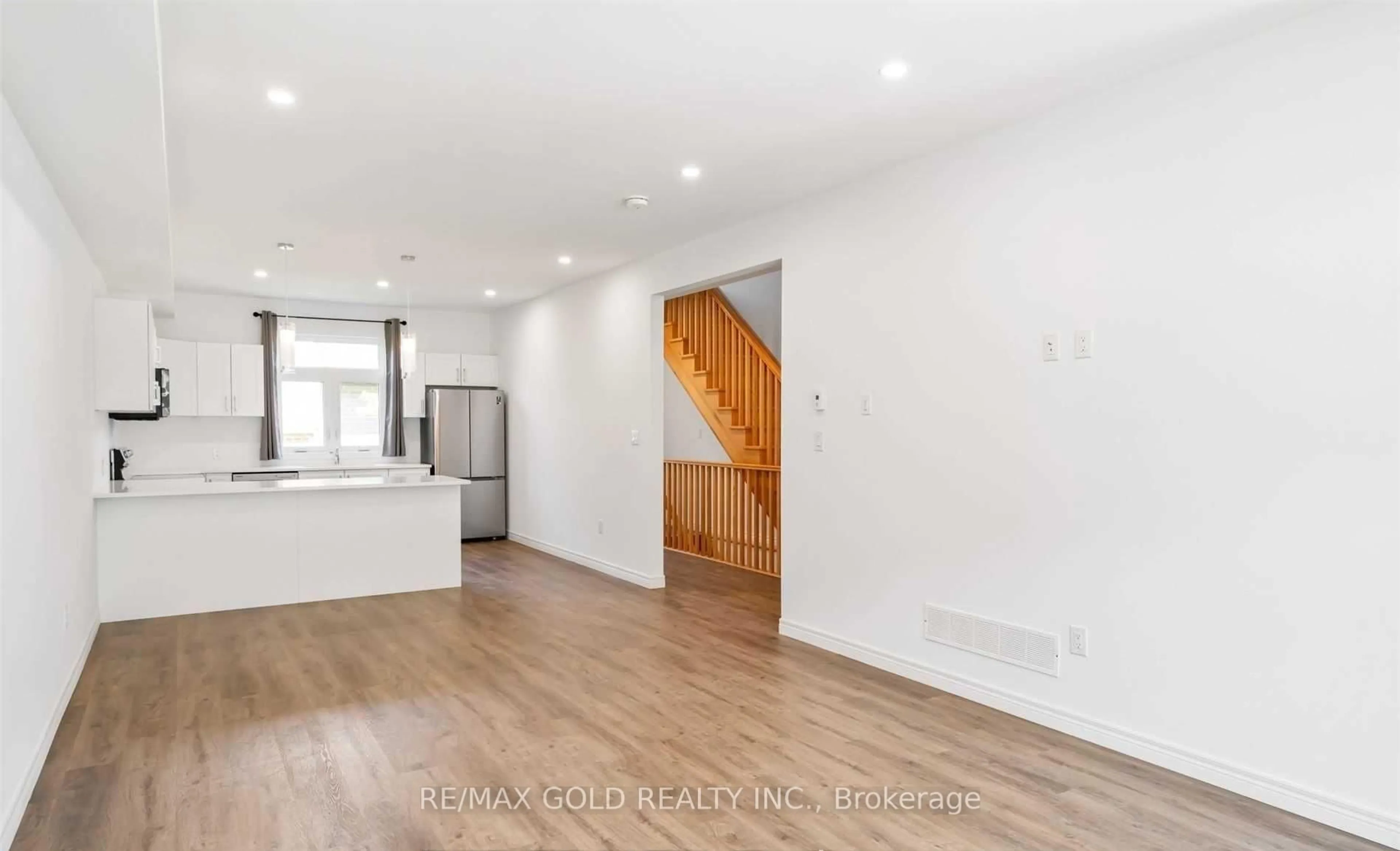 A pic of a room for 141 Summersides Blvd, Pelham Ontario L3B 5N5