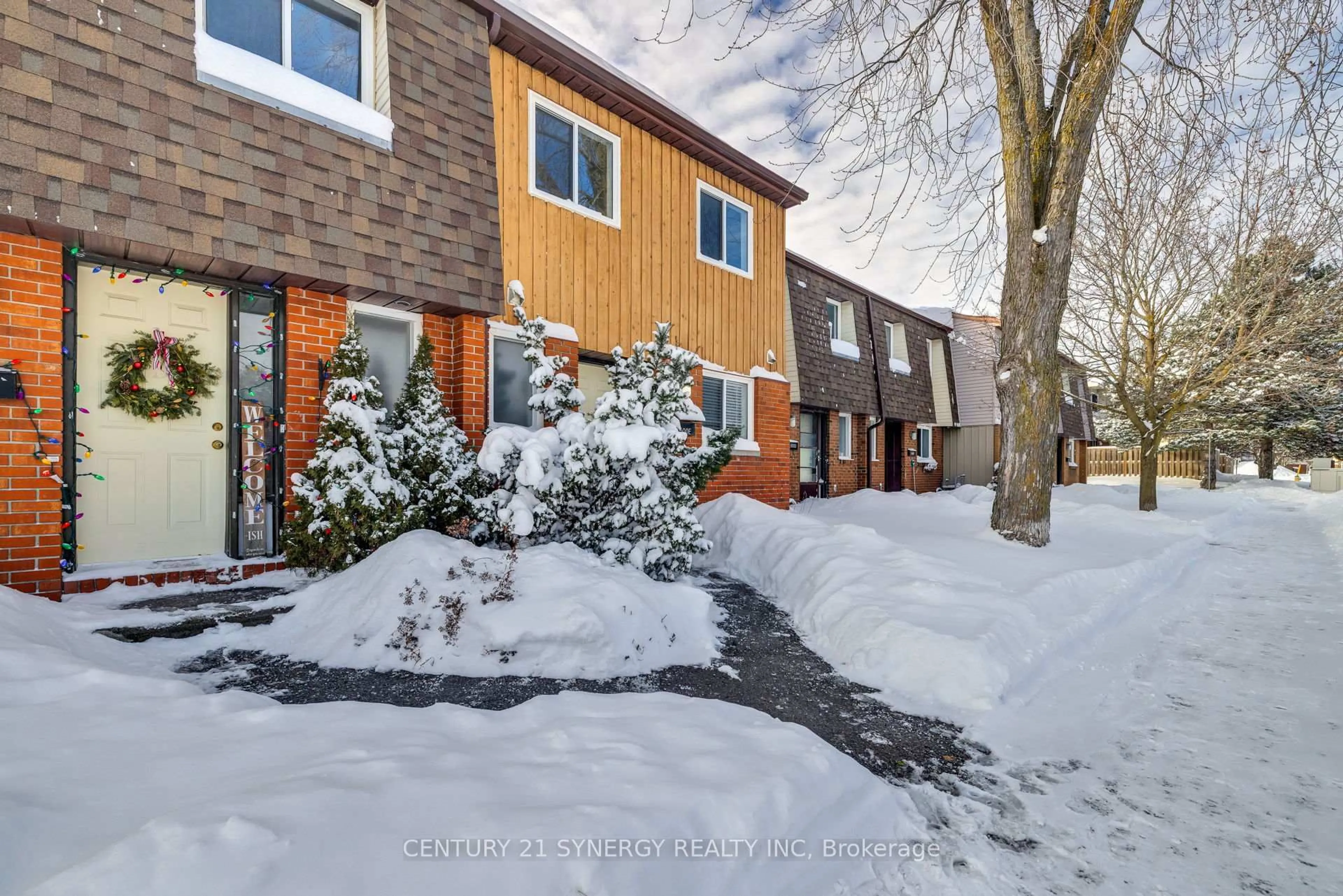 A pic from outside/outdoor area/front of a property/back of a property/a pic from drone, street for 300E Craig Henry Dr, Ottawa Ontario K2G 4H5