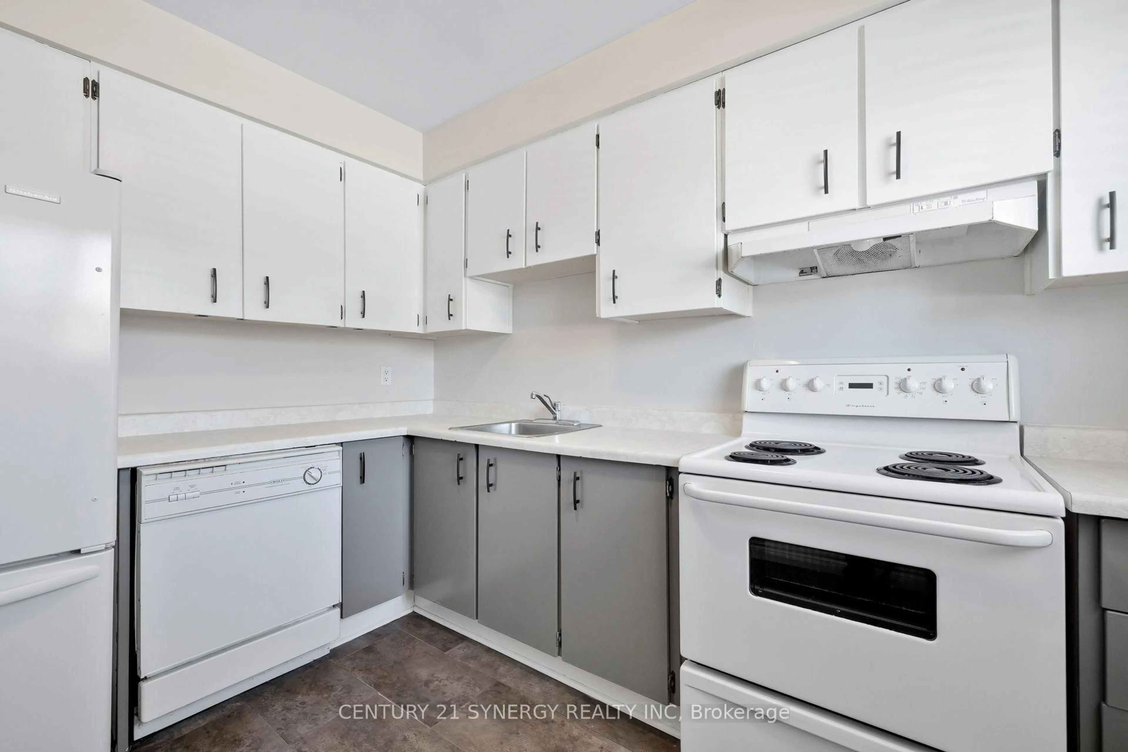 Standard kitchen, unknown for 300E Craig Henry Dr, Ottawa Ontario K2G 4H5
