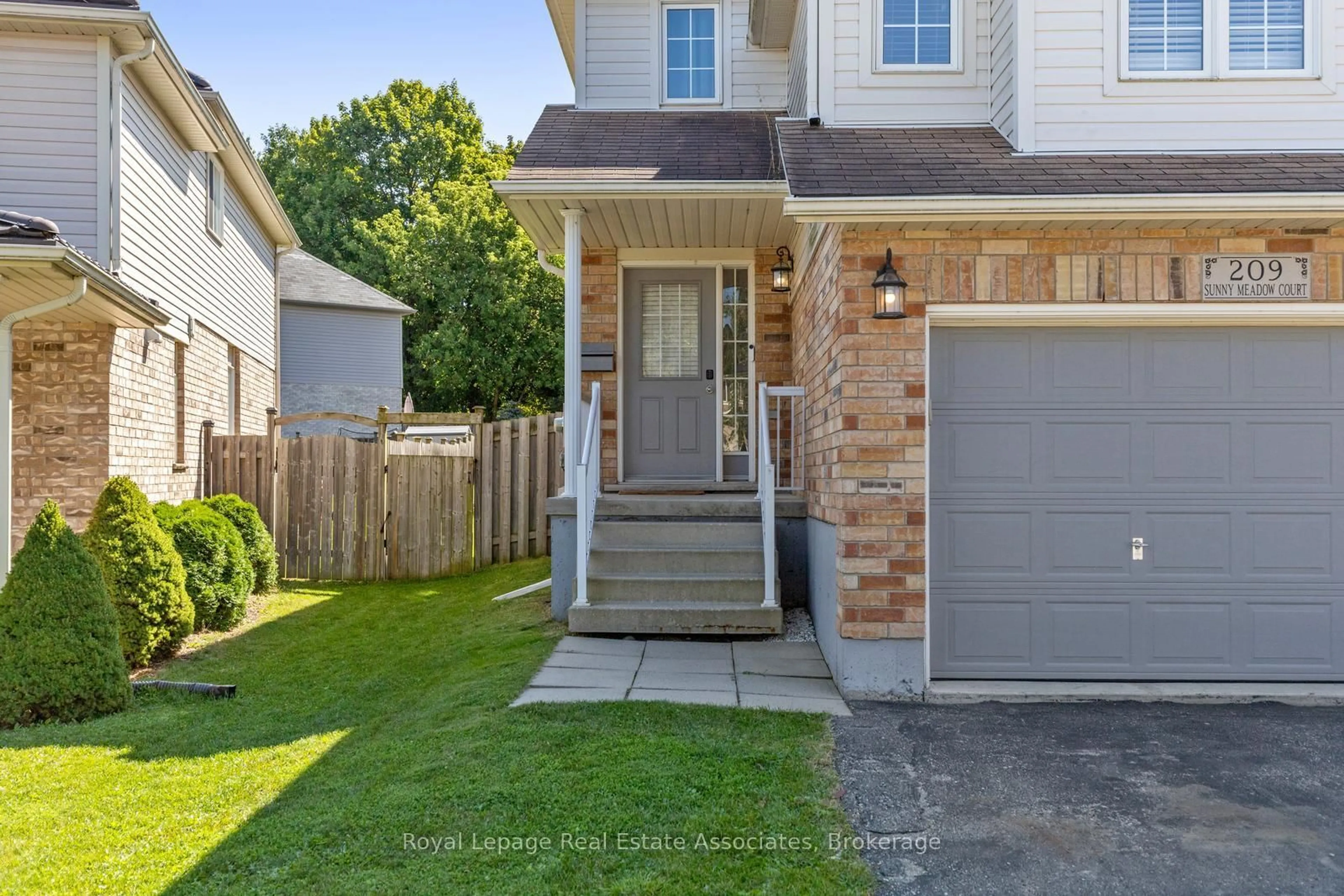 Unknown for 209 Sunny Meadow Crt, Kitchener Ontario N2N 3R3