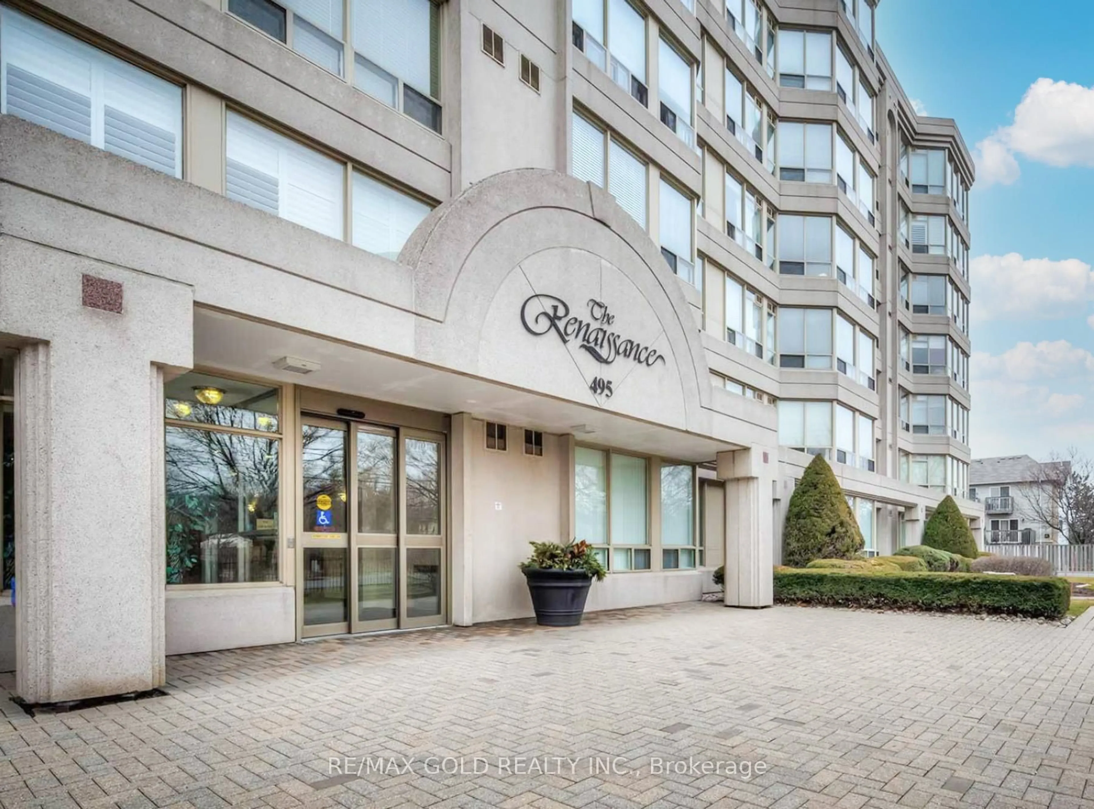 Indoor foyer for 495 Highway 8 #208, Hamilton Ontario L8G 5E1