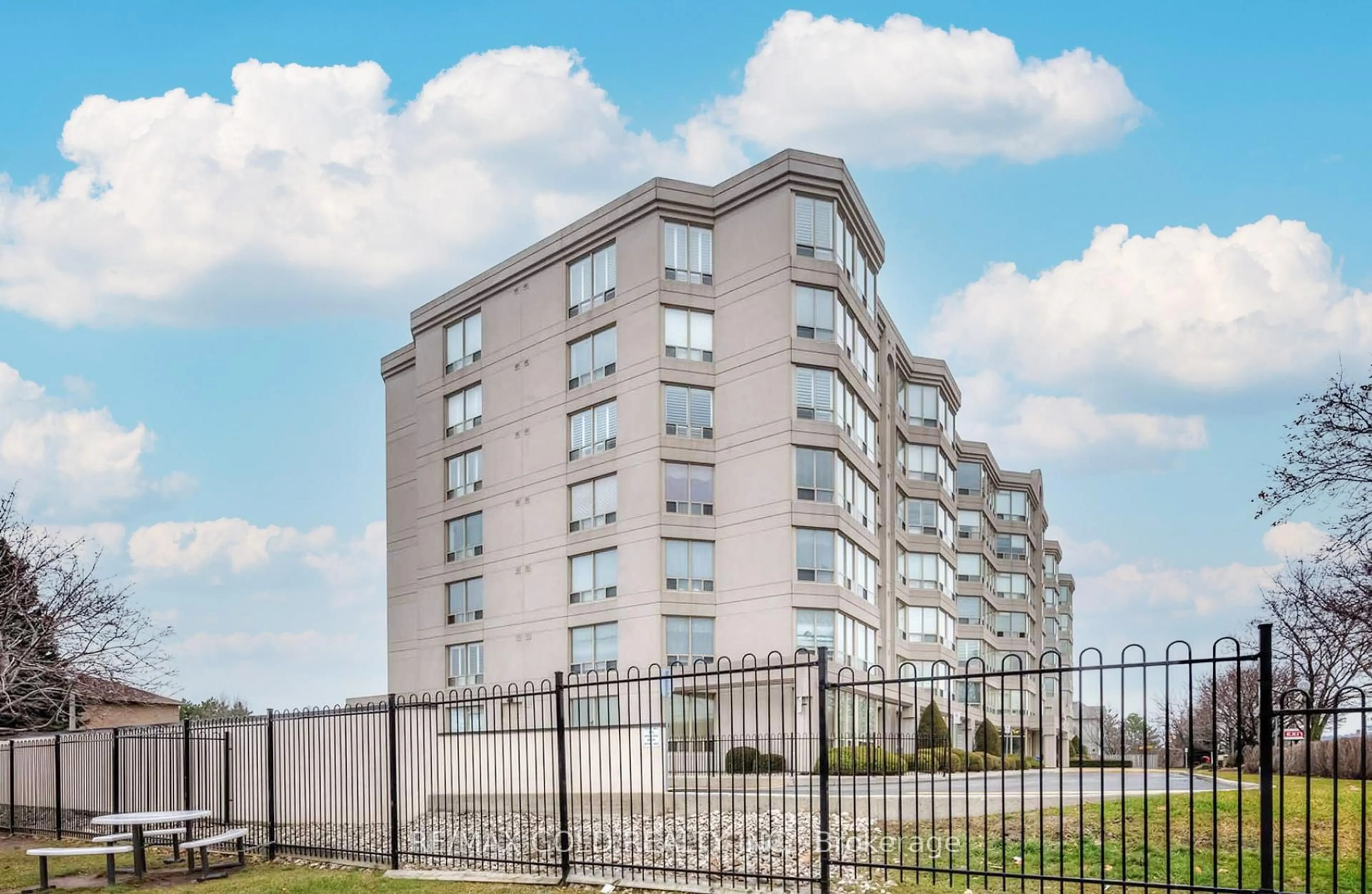 Unknown for 495 Highway 8 #208, Hamilton Ontario L8G 5E1