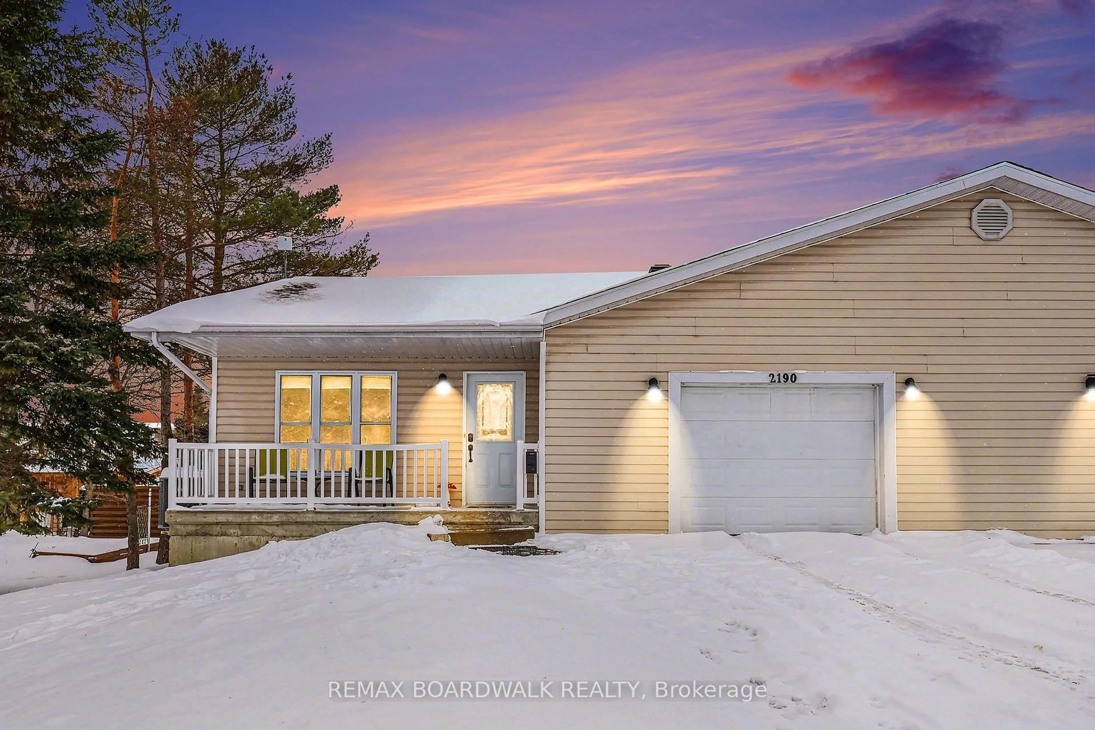 Home with vinyl exterior material, street for 2190 Valley St, North Stormont Ontario K0C 1W0