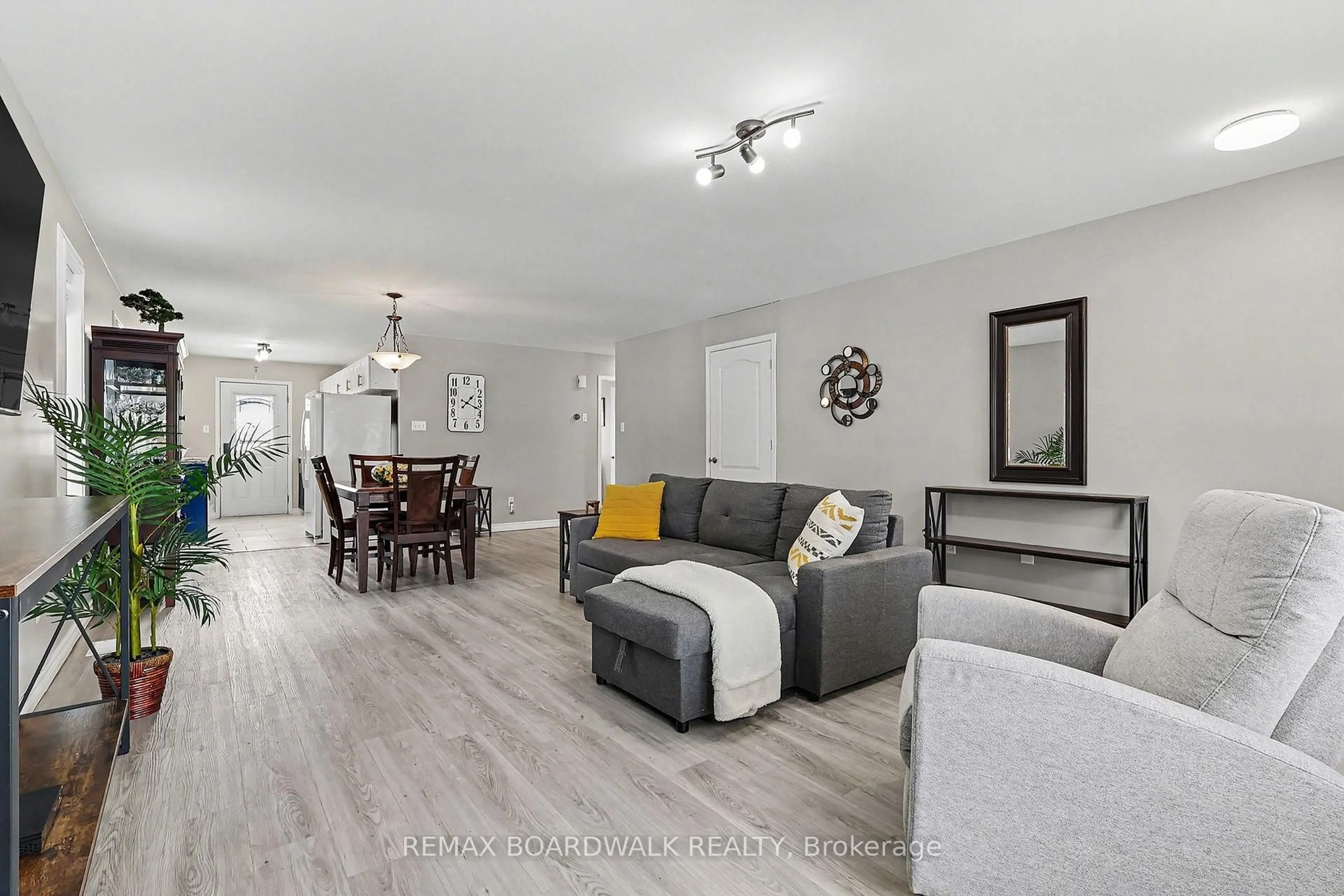 Living room with furniture, unknown for 2190 Valley St, North Stormont Ontario K0C 1W0