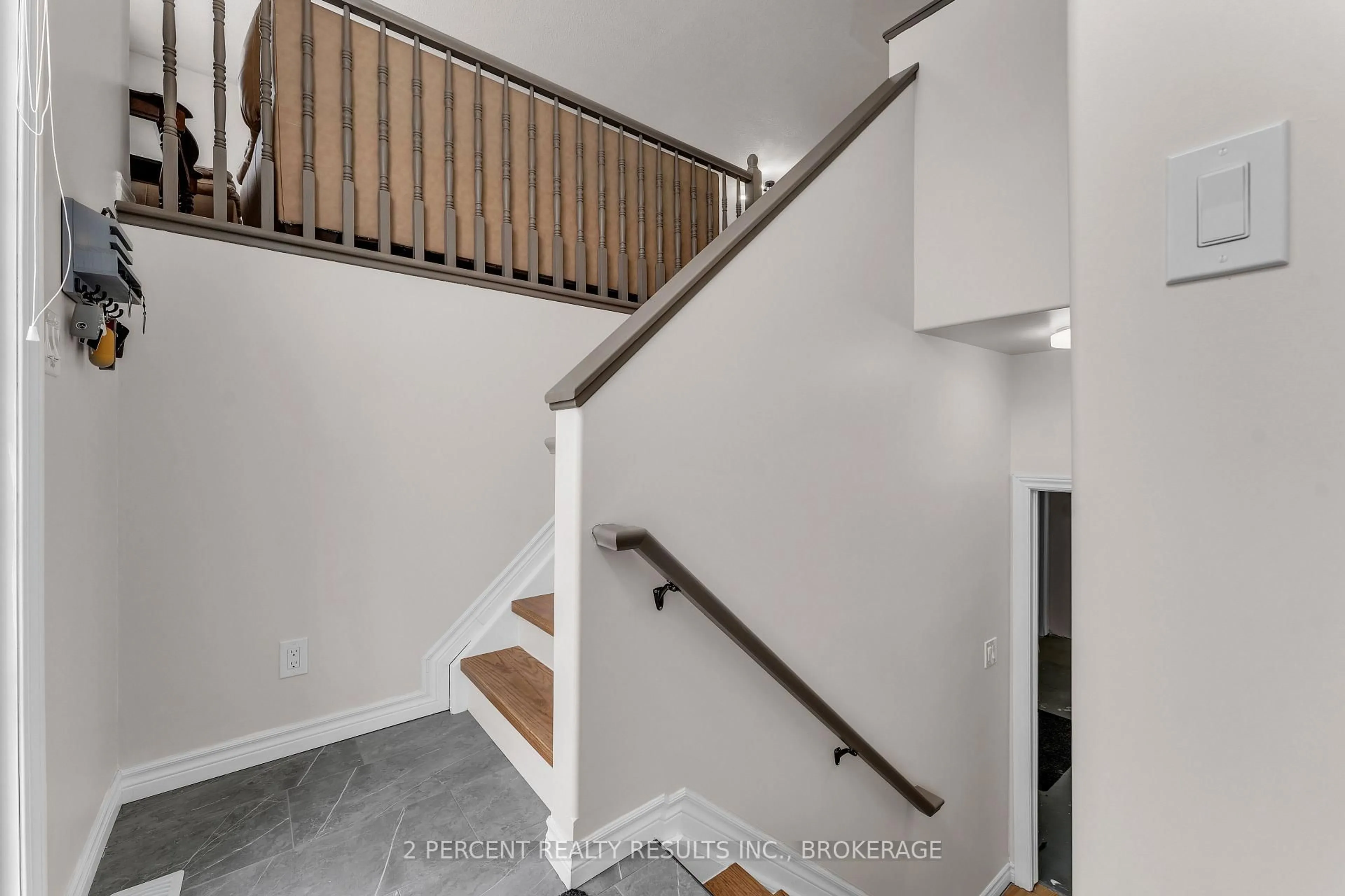 Stairs for 170 Briceland St, Kingston Ontario K7K 7L2