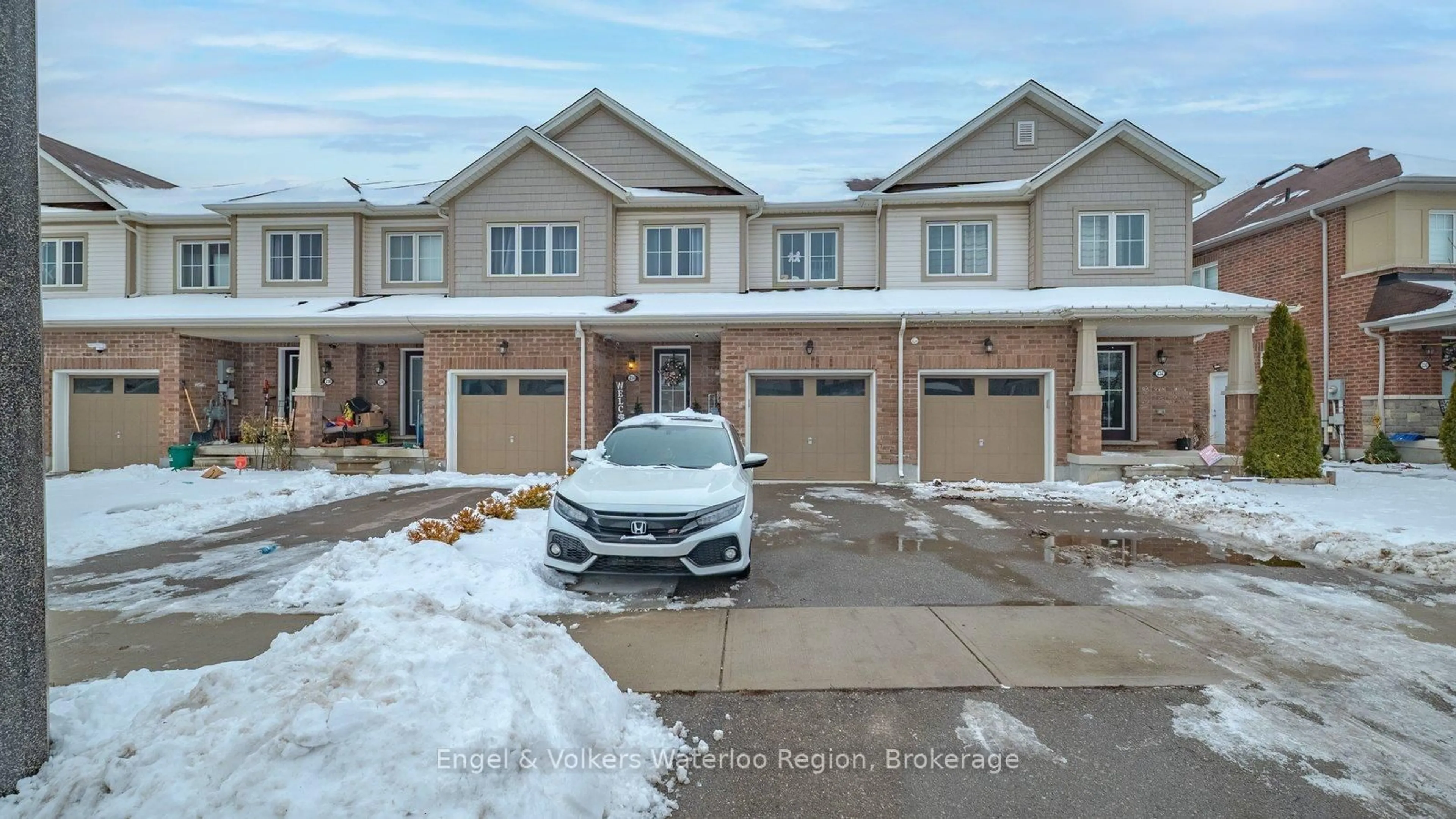 A pic from outside/outdoor area/front of a property/back of a property/a pic from drone, street for 234 Powell Rd, Brantford Ontario N3T 0N8