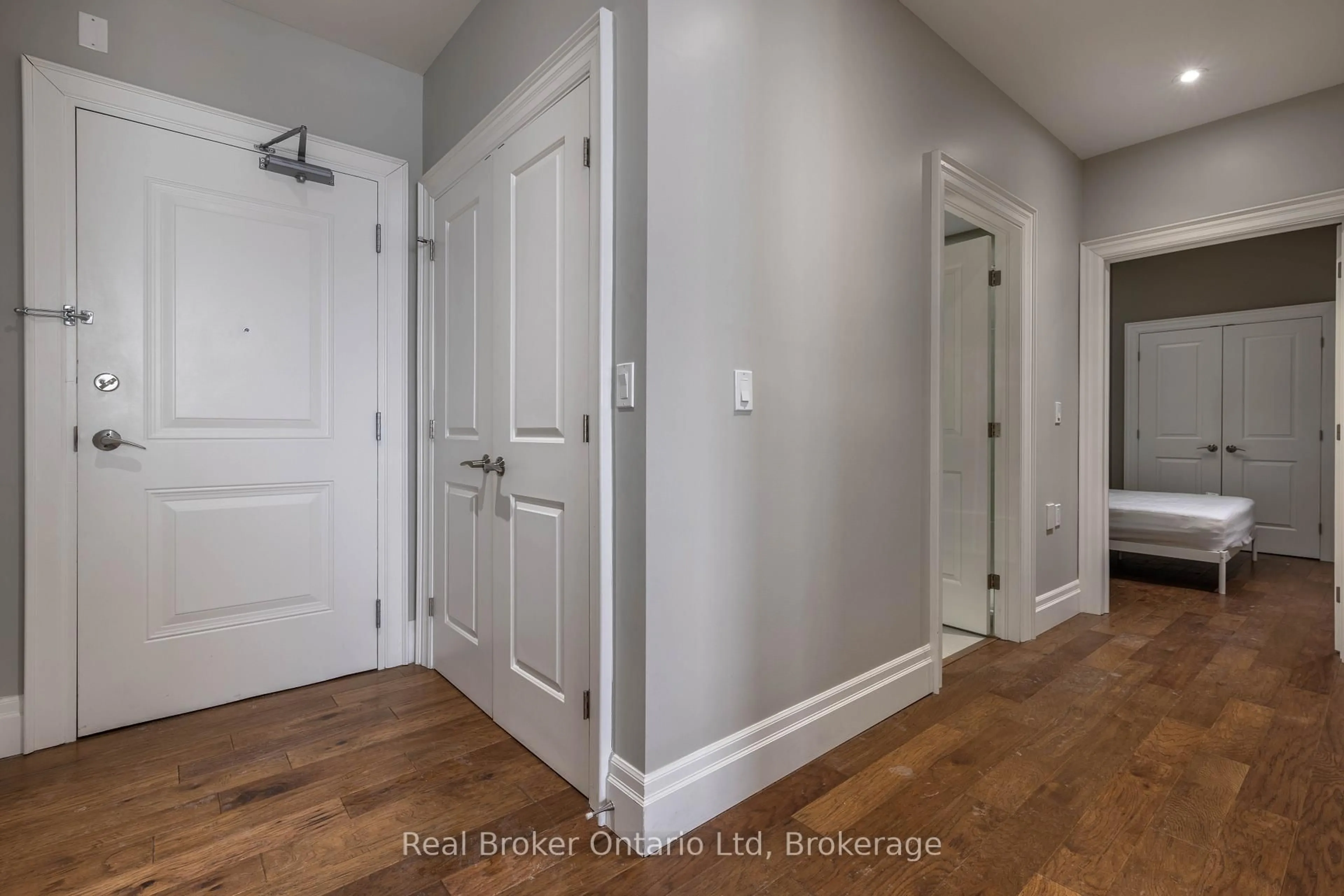 Indoor entryway for 945 3rd Ave #308, Owen Sound Ontario N4K 2K8