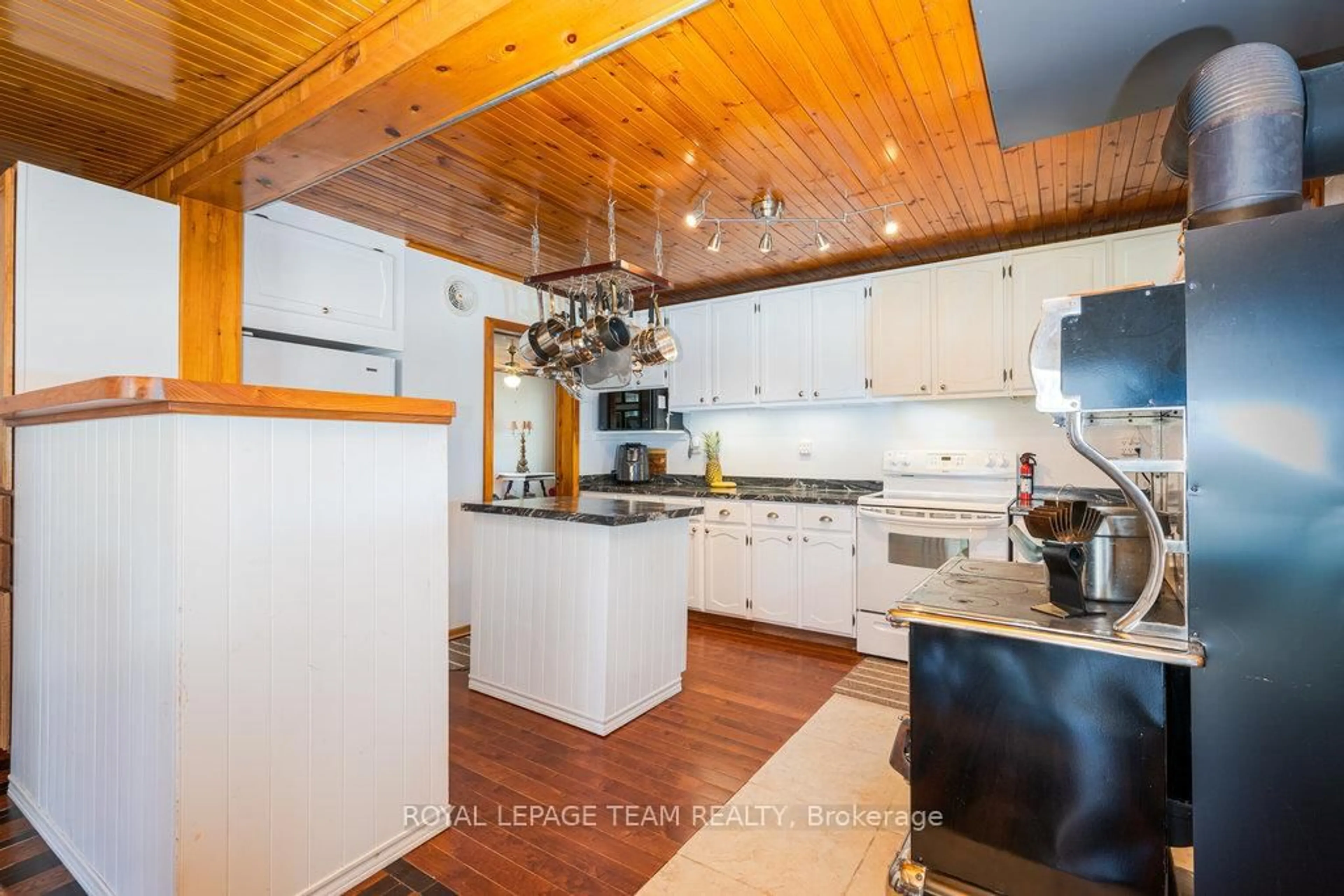 Open concept kitchen, unknown for 9754 511 Highway, Lanark Ontario K0G 1K0