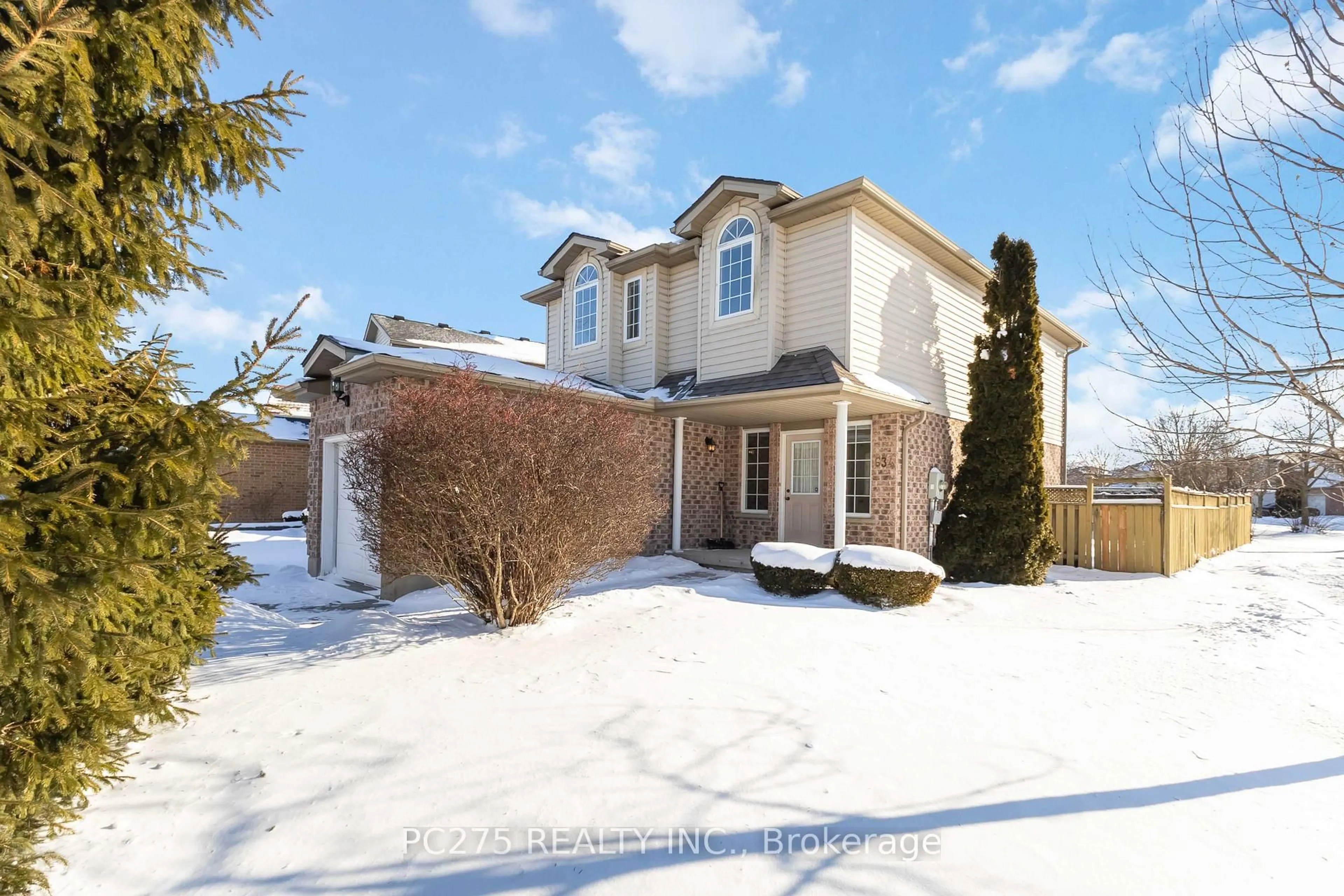 A pic from outside/outdoor area/front of a property/back of a property/a pic from drone, street for 634 Ridgeview Dr, London East Ontario N5Y 5T8