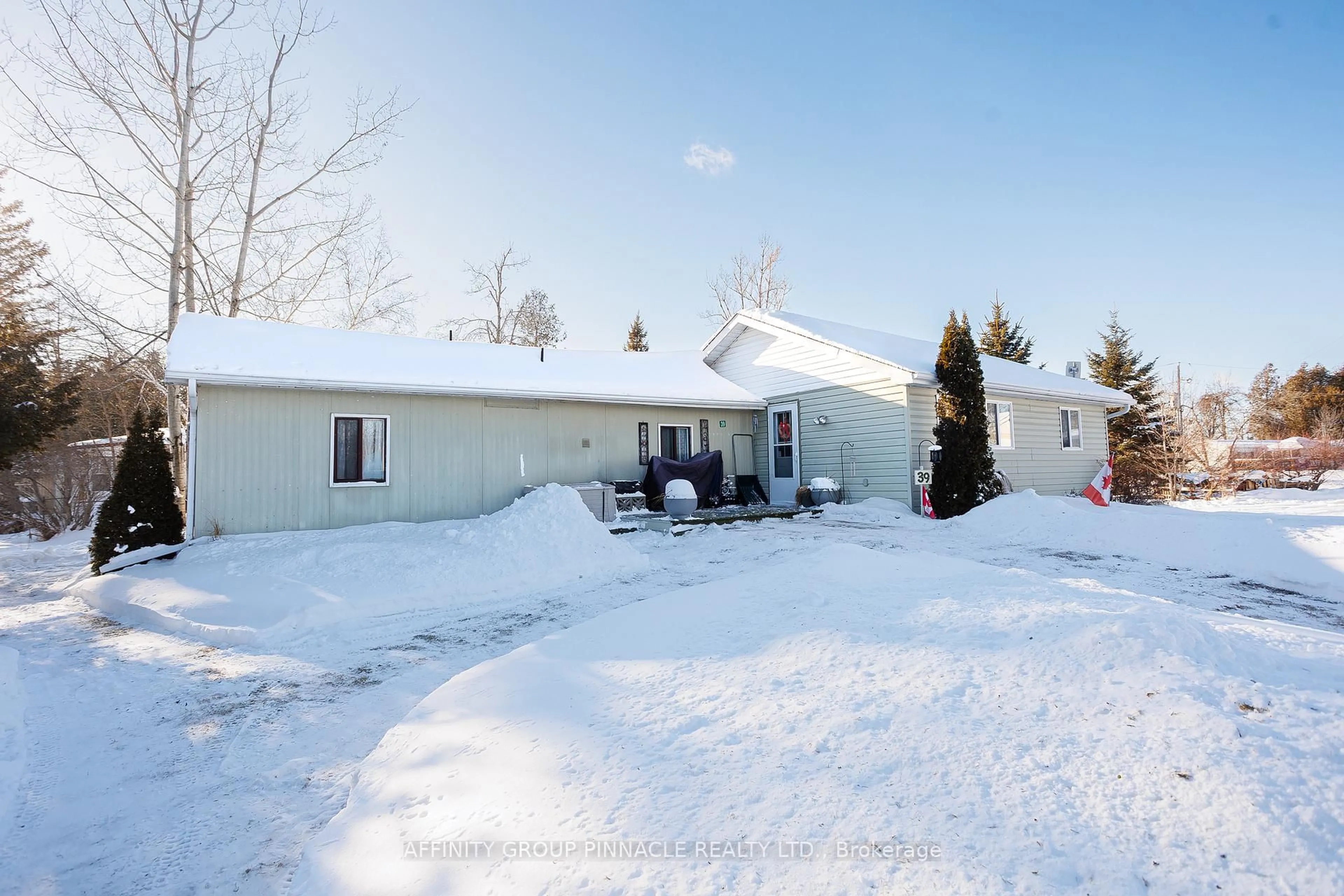 A pic from outside/outdoor area/front of a property/back of a property/a pic from drone, street for 39 Ash Loop St, Kawartha Lakes Ontario K9V 0K1