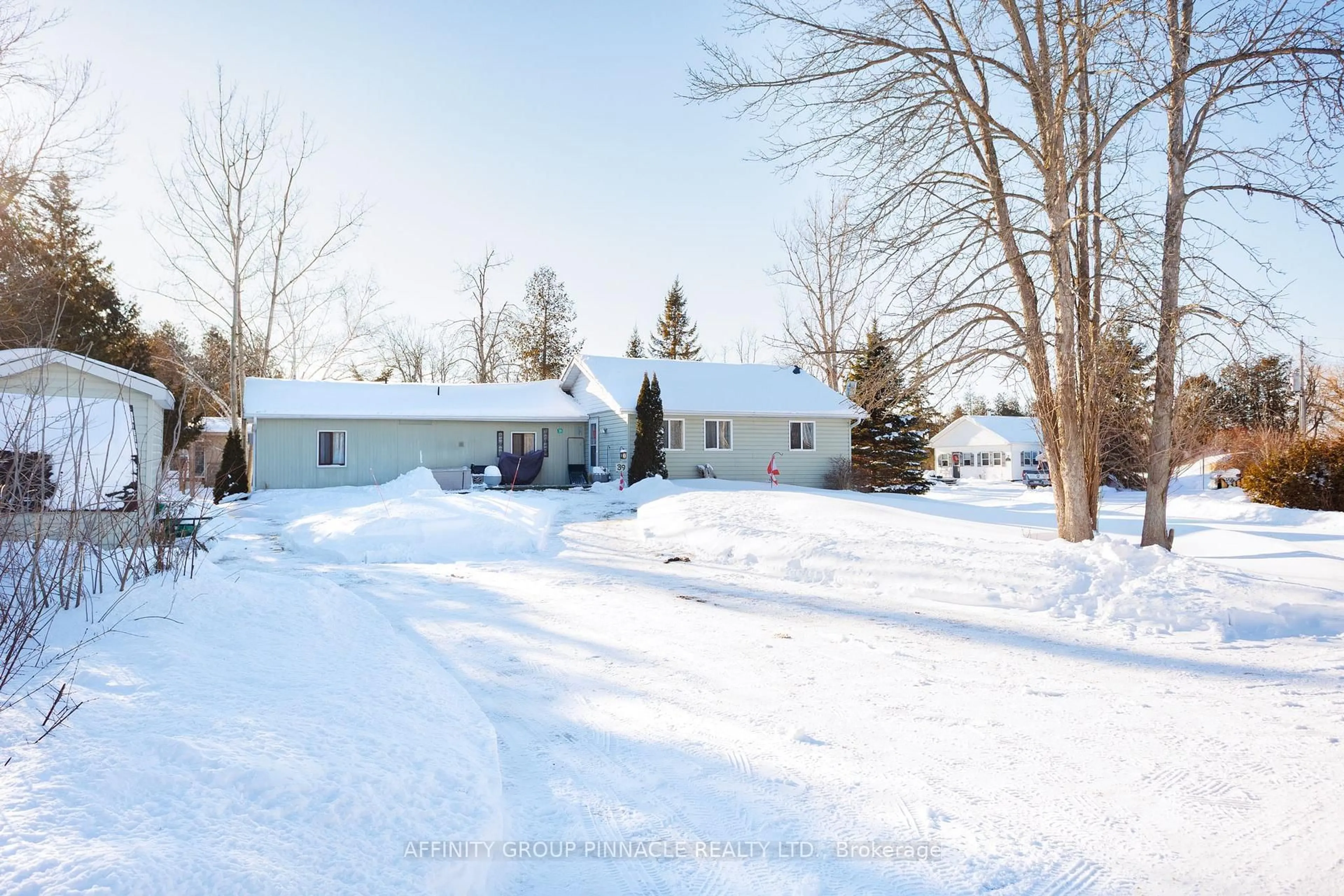 A pic from outside/outdoor area/front of a property/back of a property/a pic from drone, street for 39 Ash Loop St, Kawartha Lakes Ontario K9V 0K1