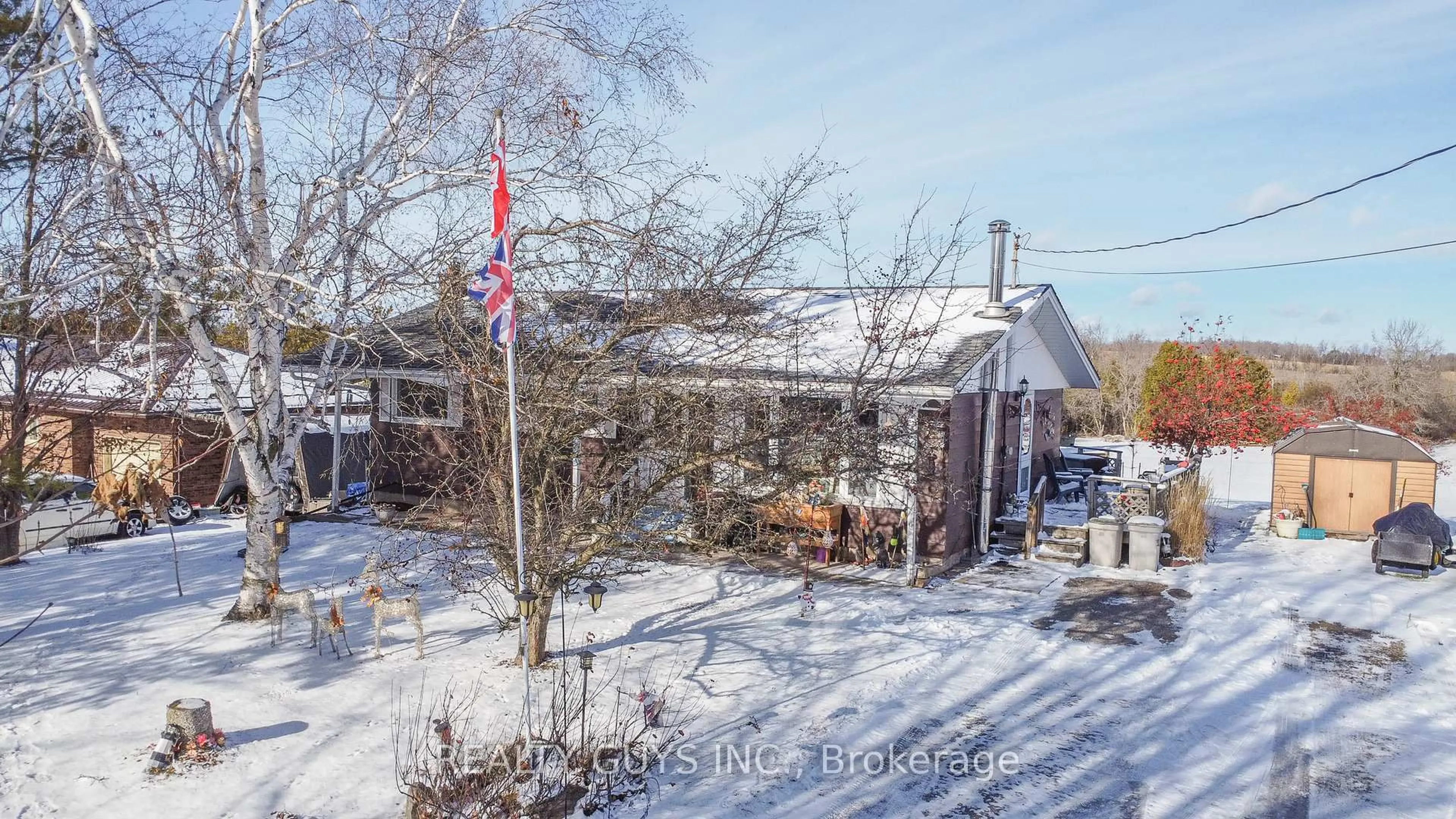 A pic from outside/outdoor area/front of a property/back of a property/a pic from drone, building for 1219 Meadowview Rd, Kawartha Lakes Ontario K0L 2W0